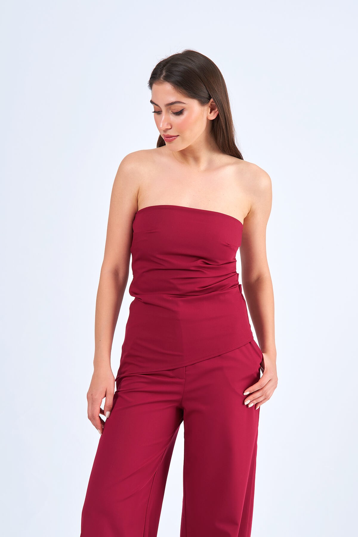 060281 ASİMETRİK KESİM STRAPLEZ BLUZ