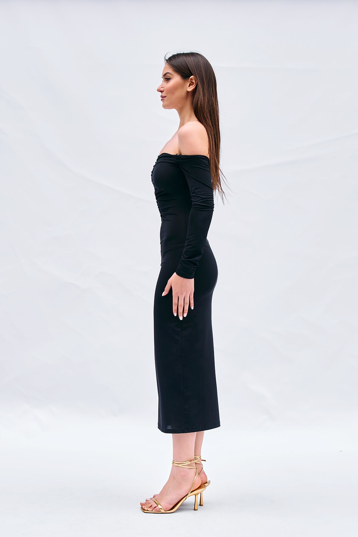 111313 Maxikleid mit tiefen Ärmeln und Brustfalten