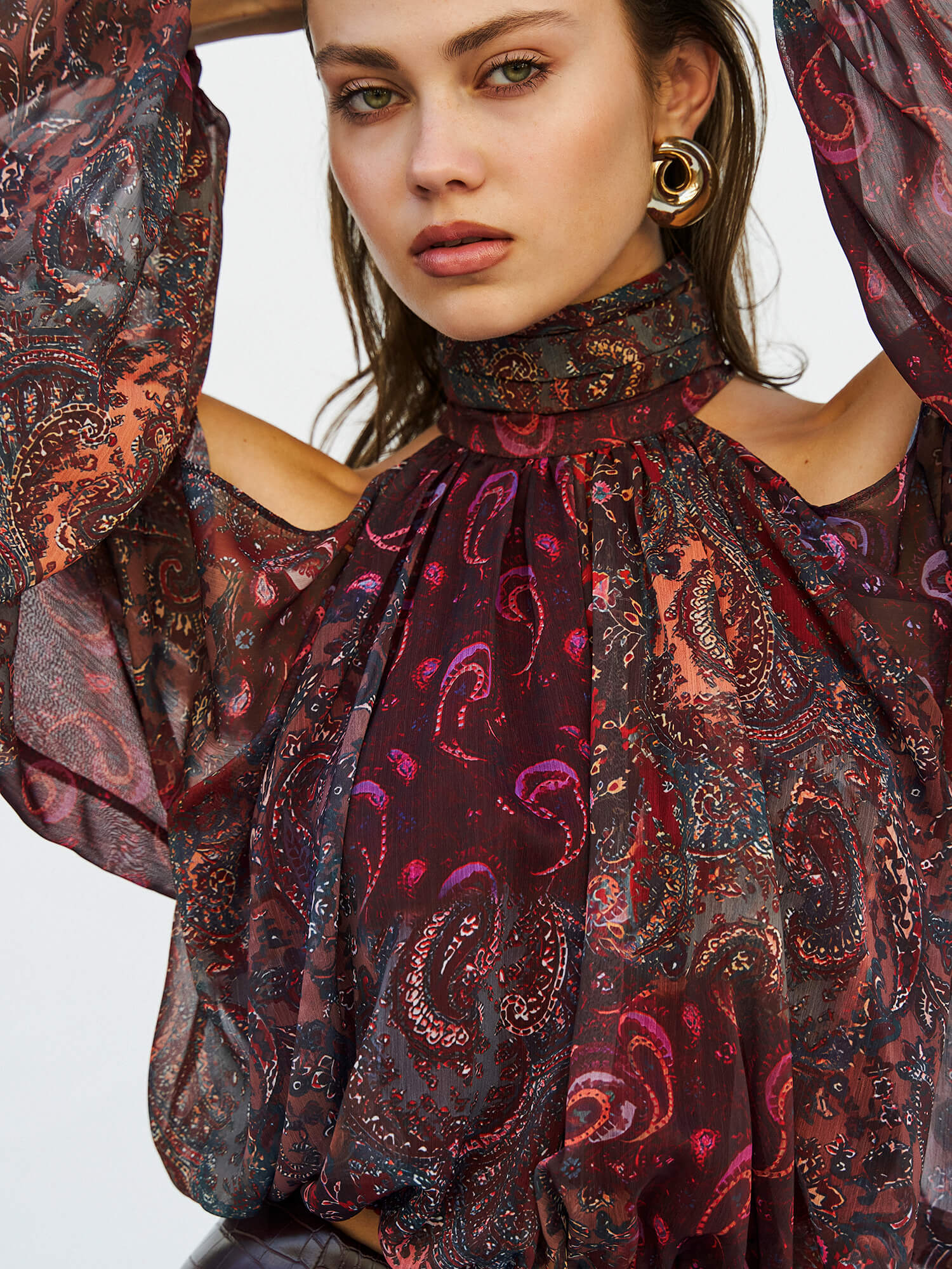 071762 Omzu Açık Belden Lastikli Bluz