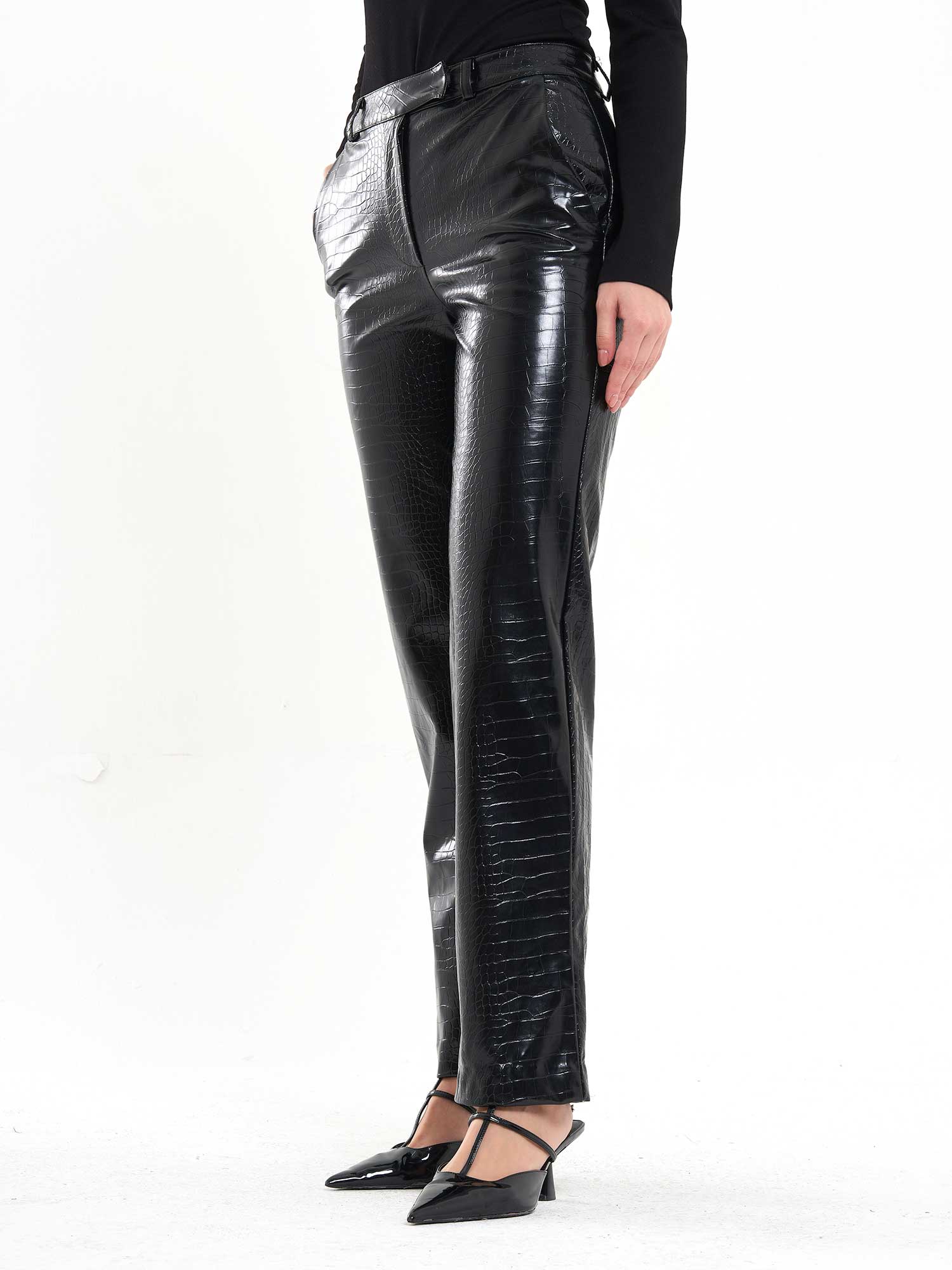 031575 Boru Paça Krokodil Baskılı Pantolon