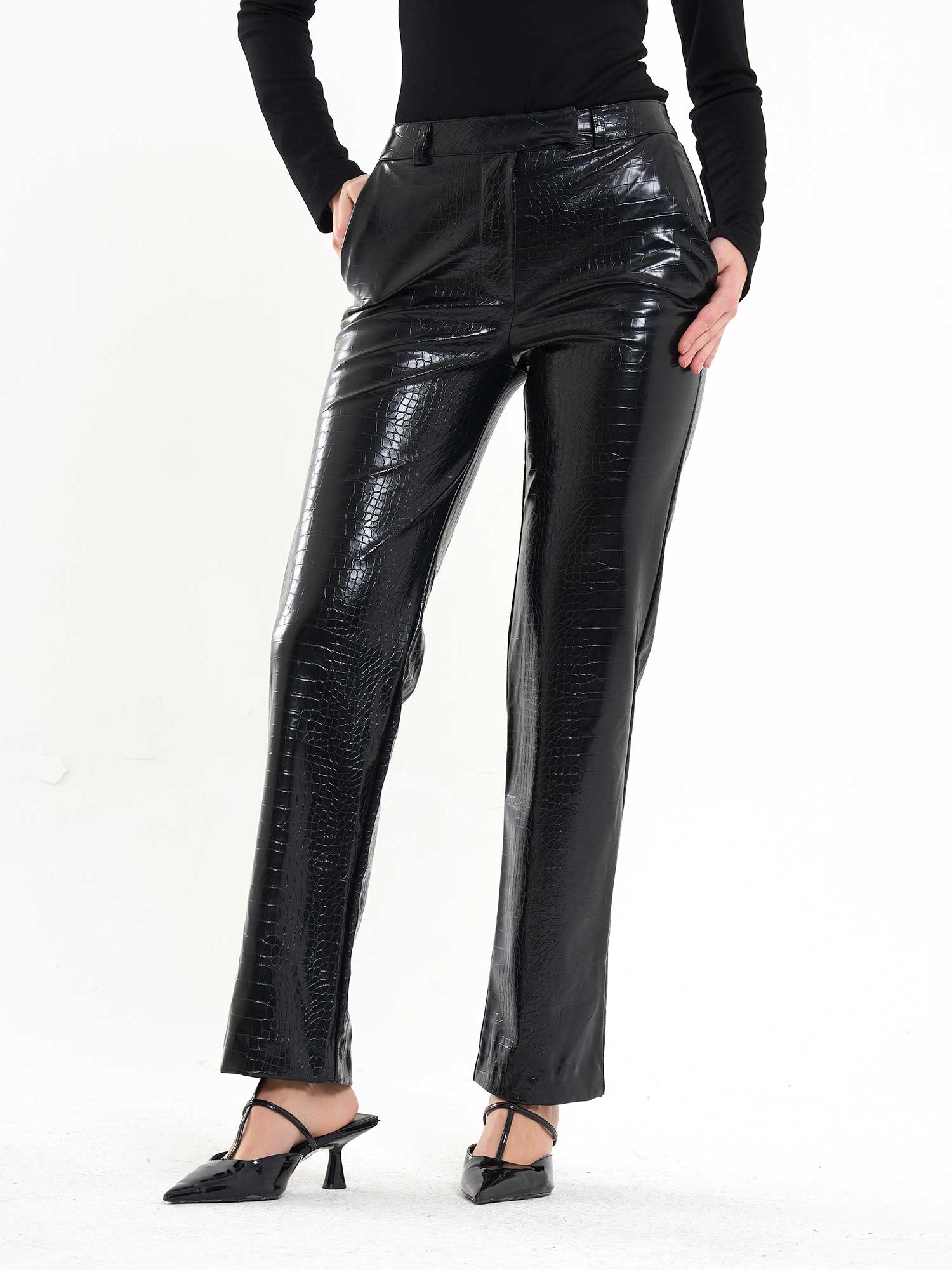 031575 Boru Paça Krokodil Baskılı Pantolon