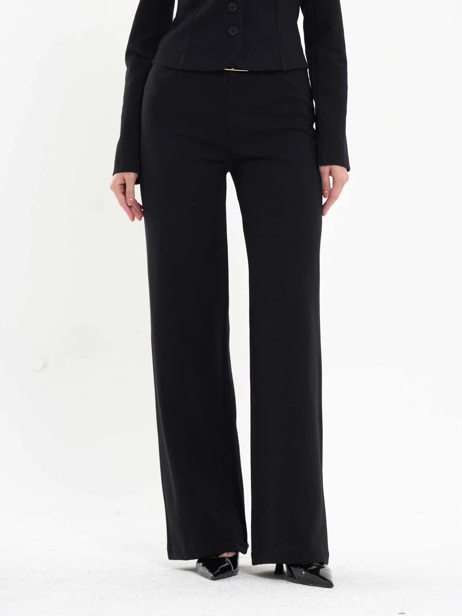 220605 Yakası Kürklü Düğmeli Takım