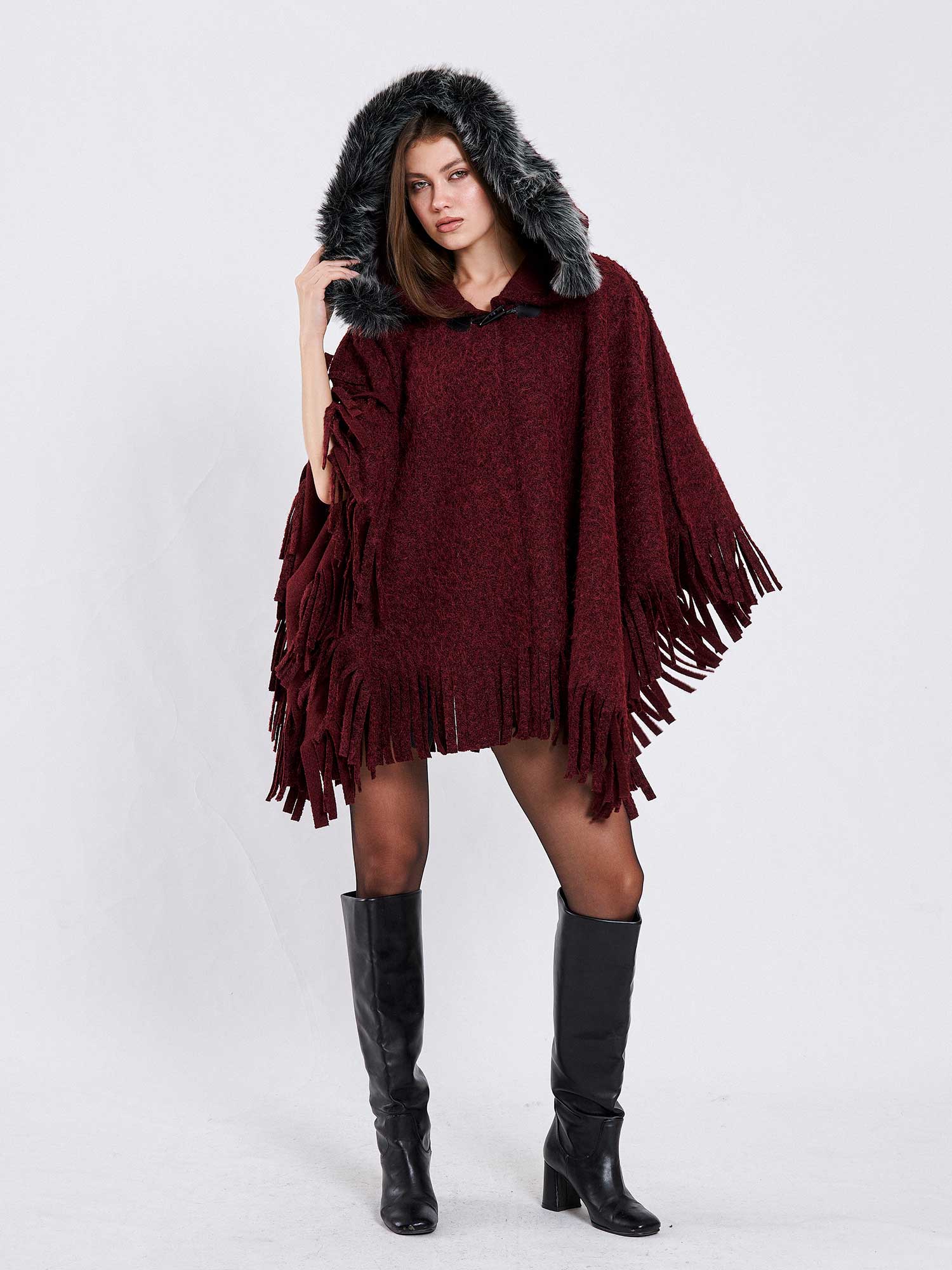 210022 Şapkası Kürklü Parçalı Panço