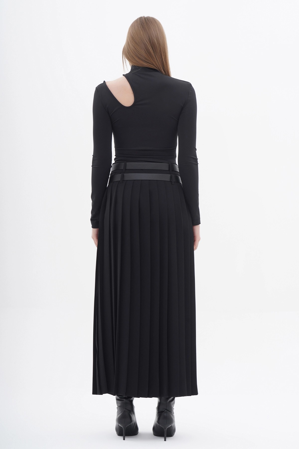 071492 Omuzu Pencere Detaylı Bluz
