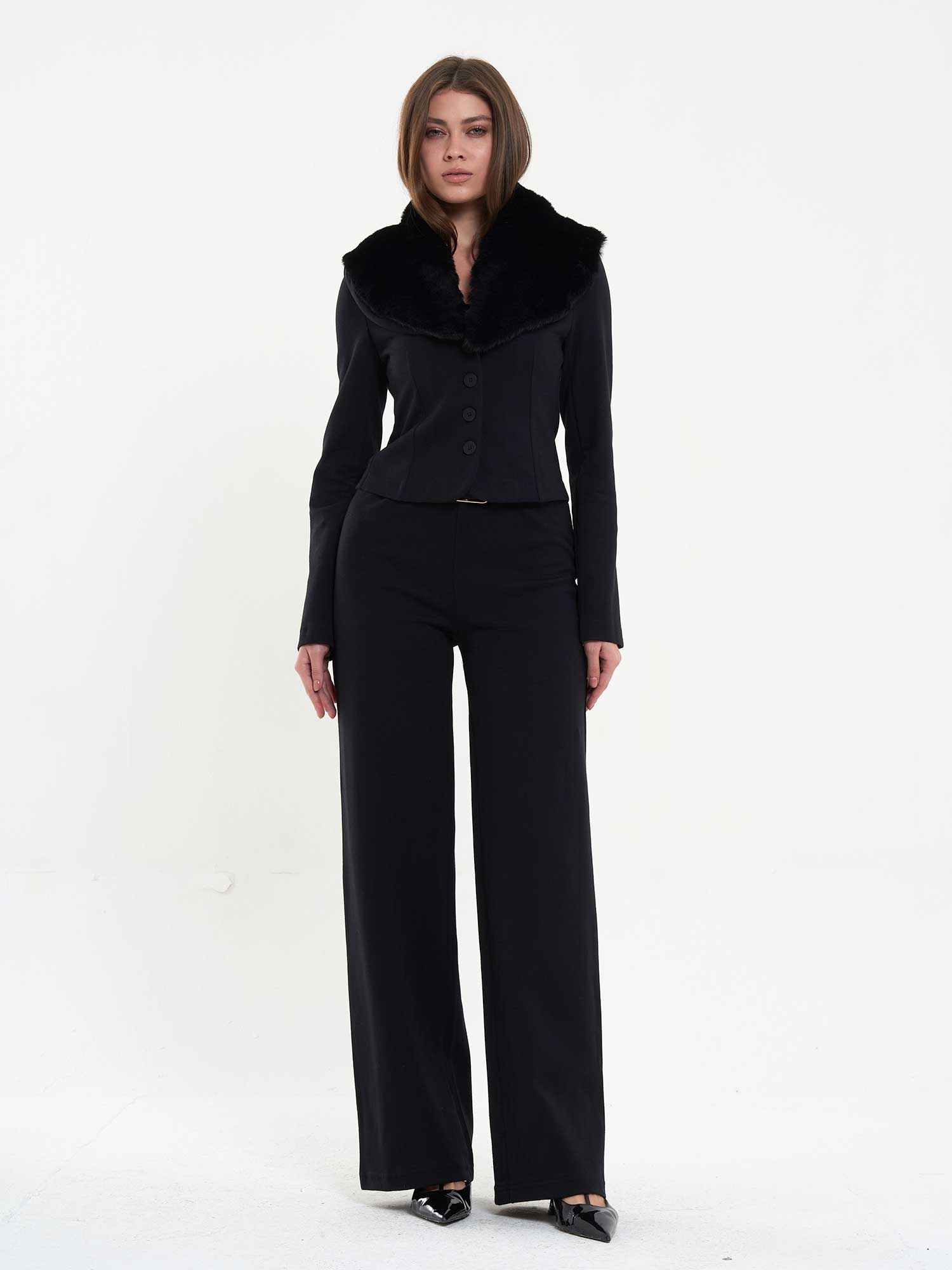 220605 Yakası Kürklü Düğmeli Takım