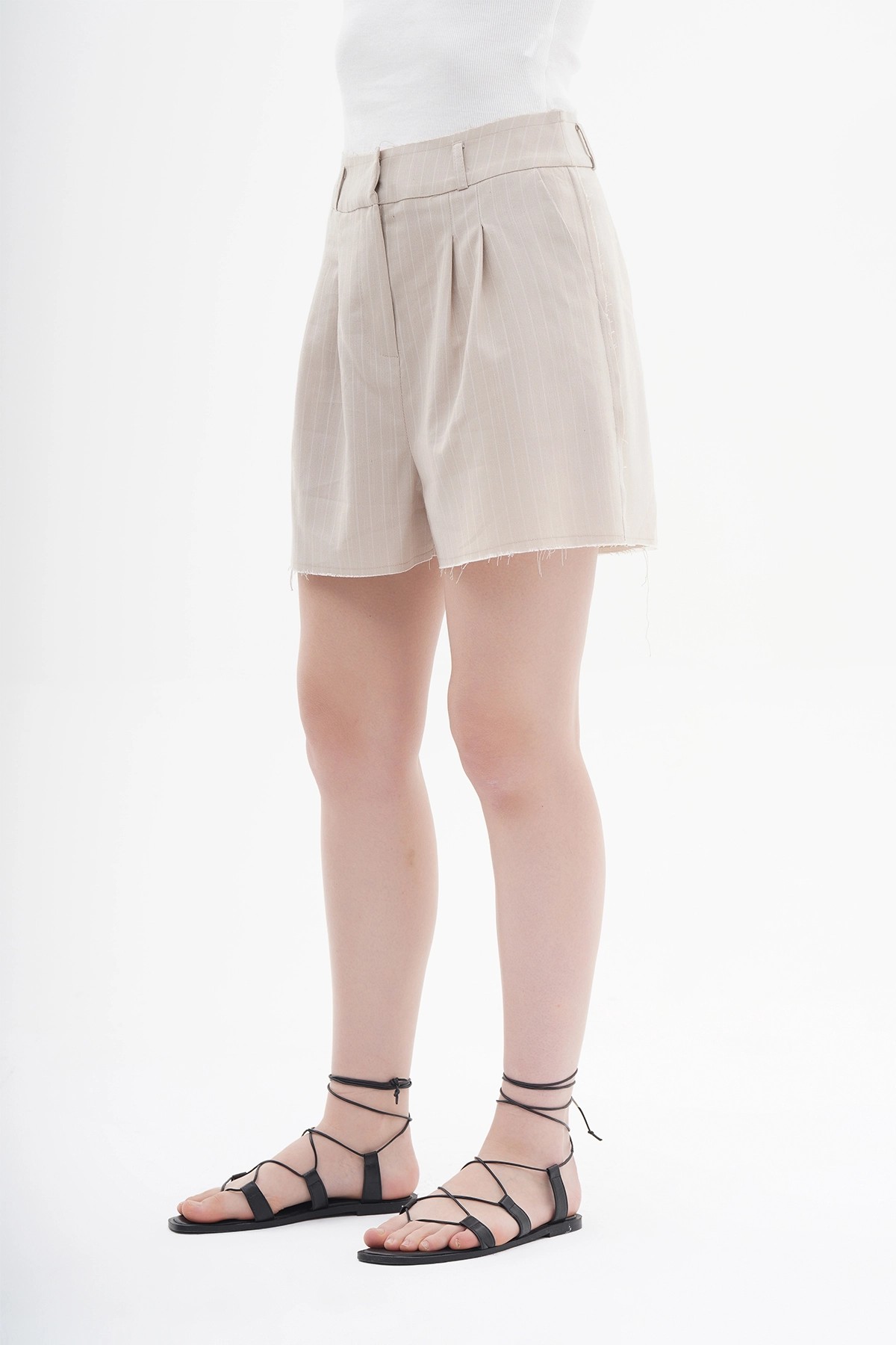 010624 Pleated Striped Shorts