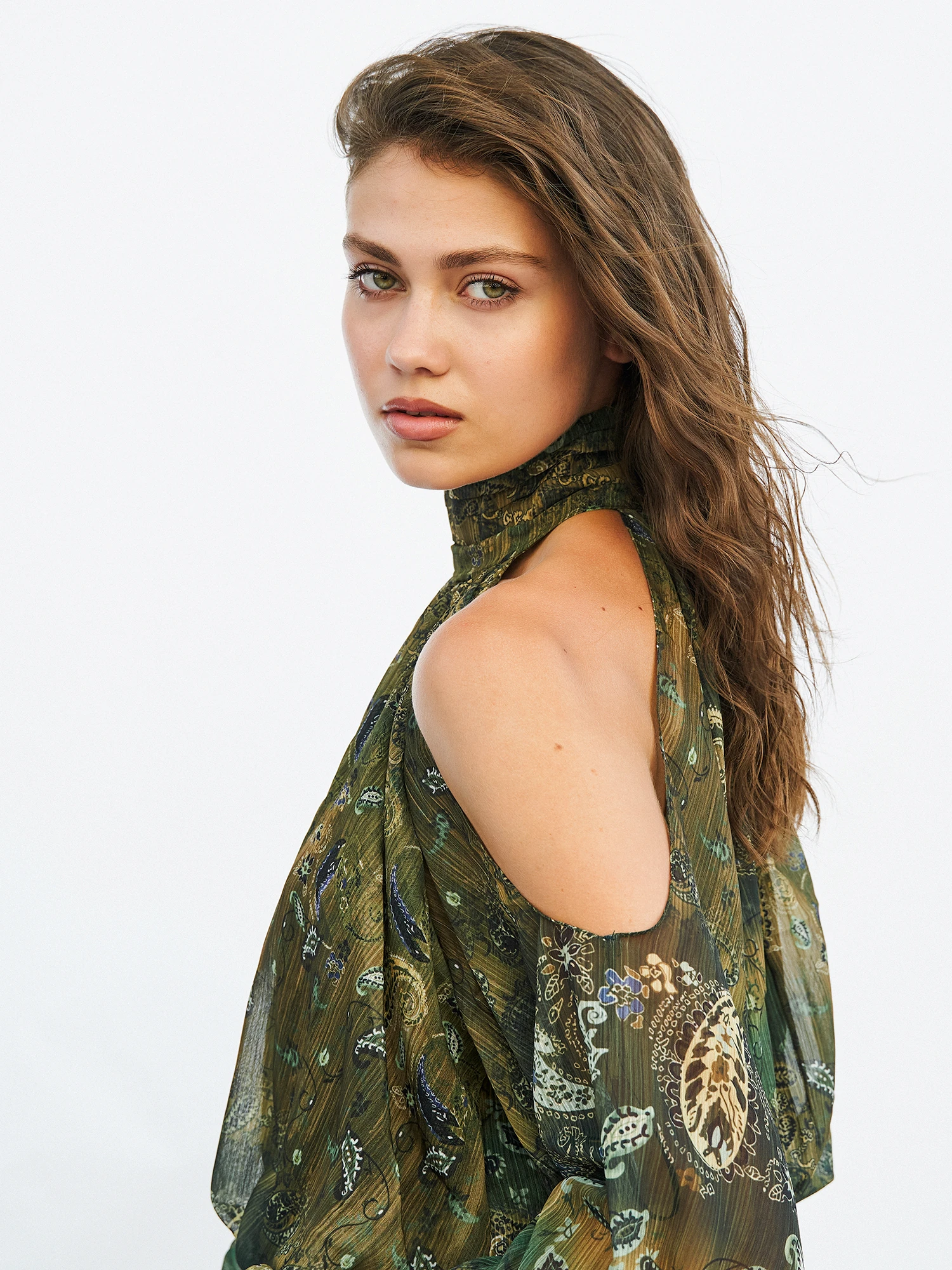 071762 Omzu Açık Belden Lastikli Bluz