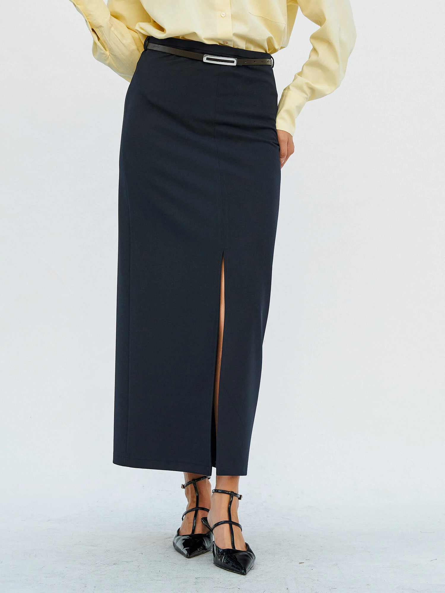 041093 Önü Yırtmaçlı Kemerli Etek