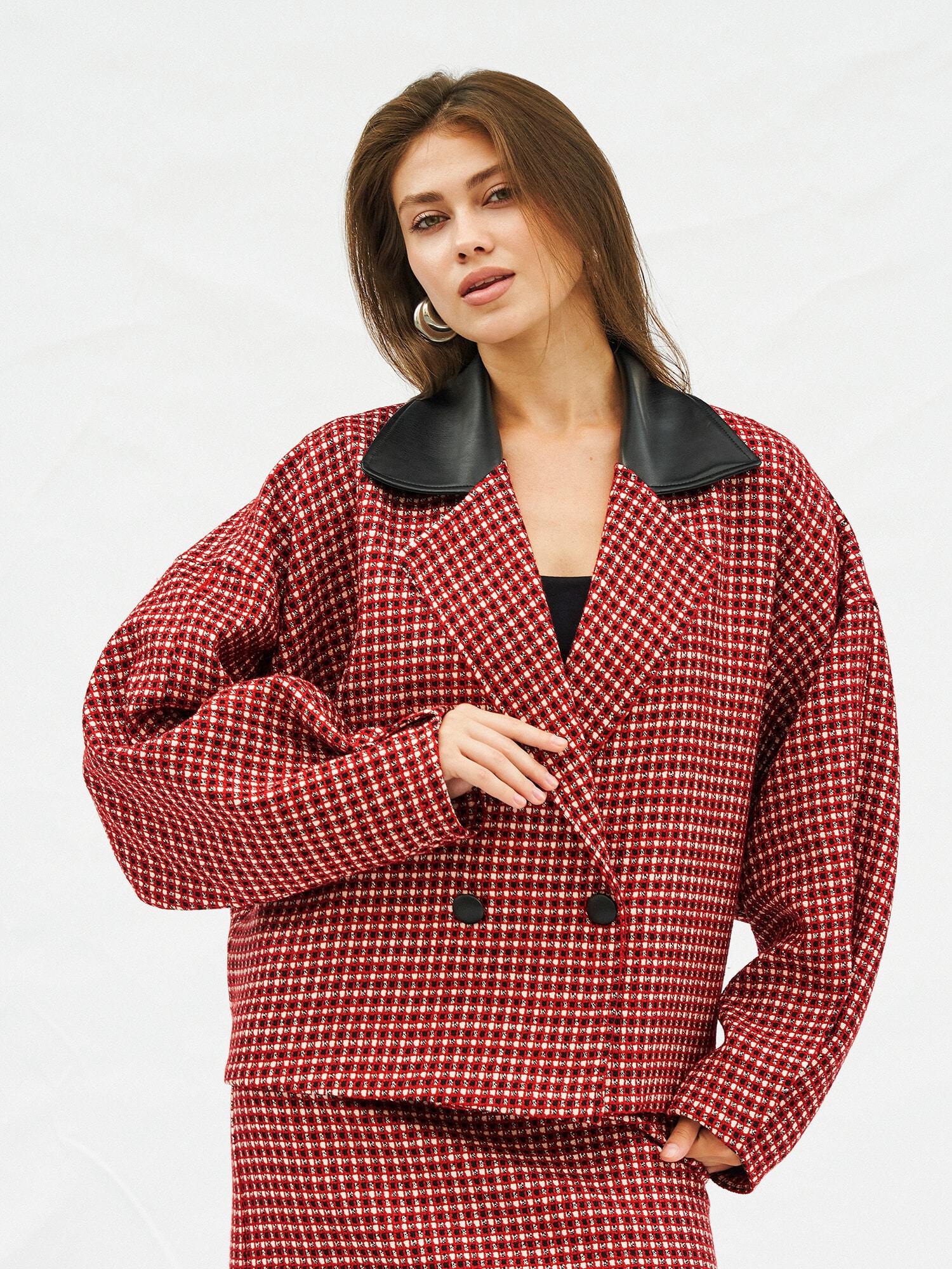 160832 Deri Yakalı Mont