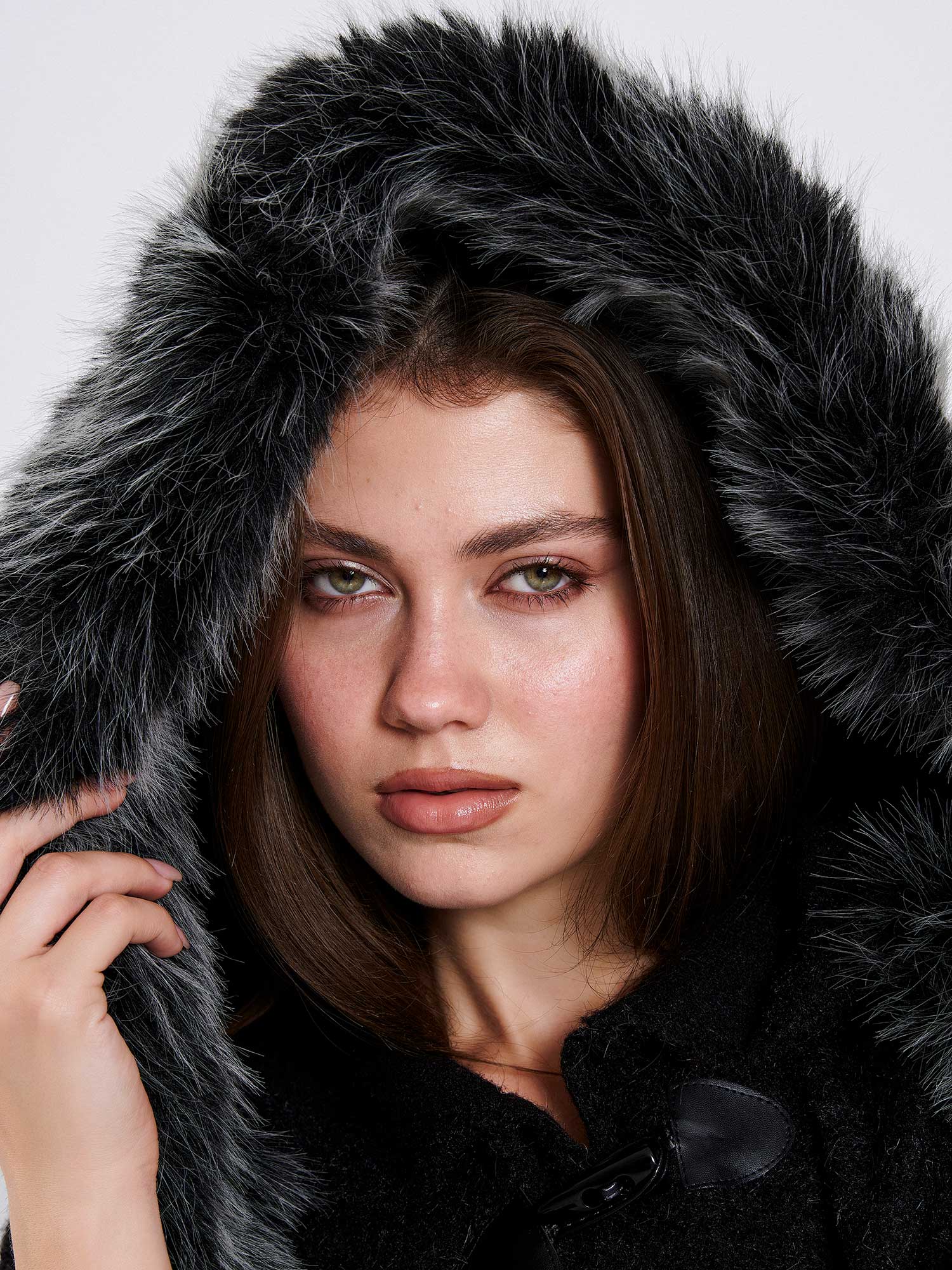 210022 Şapkası Kürklü Parçalı Panço