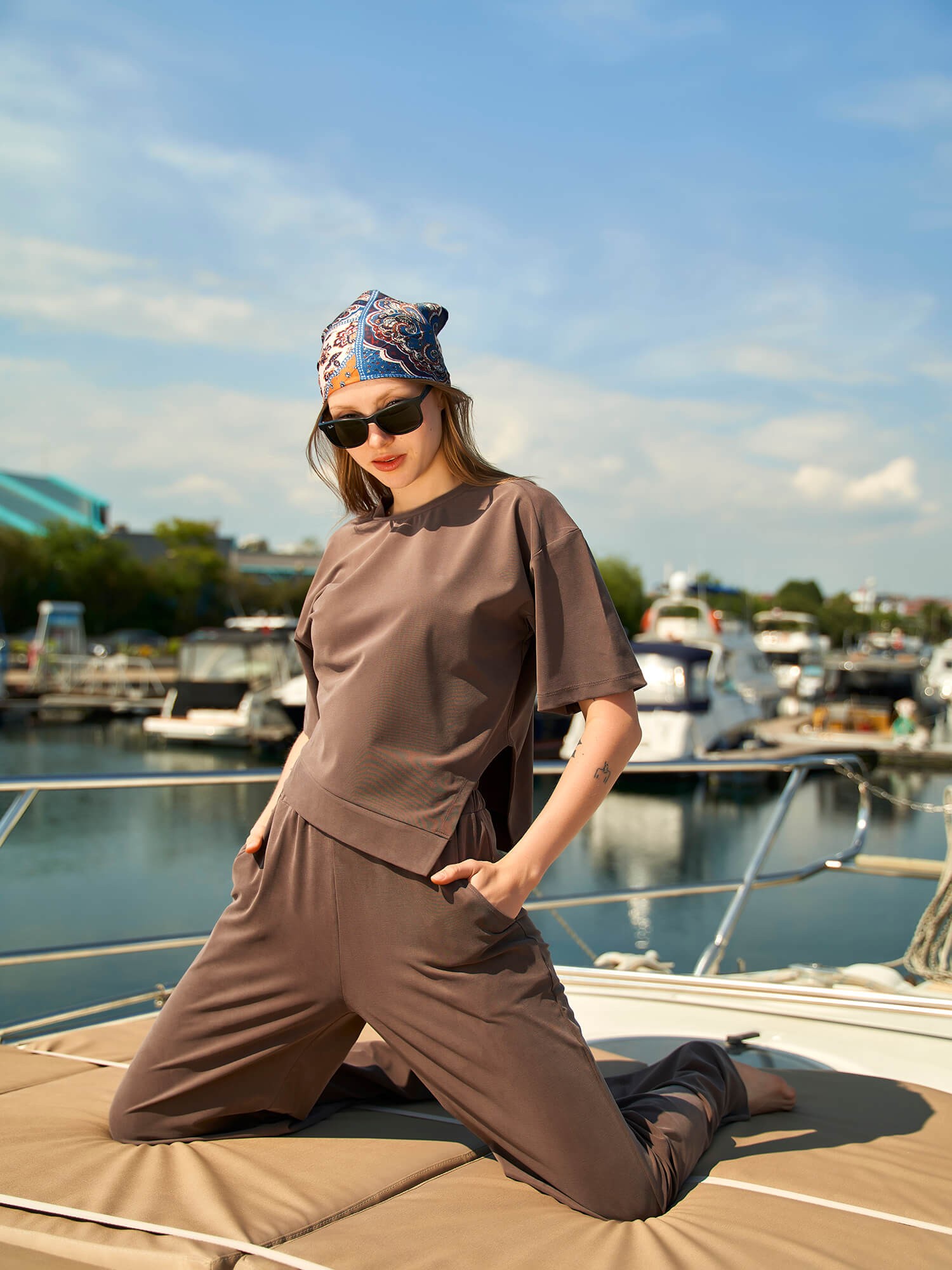 220245 ASİMETRİK KESİM T-SHIRT PANTOLON TAKIM