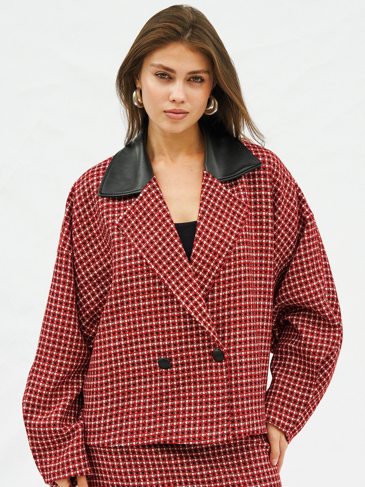 160832 Deri Yakalı Mont