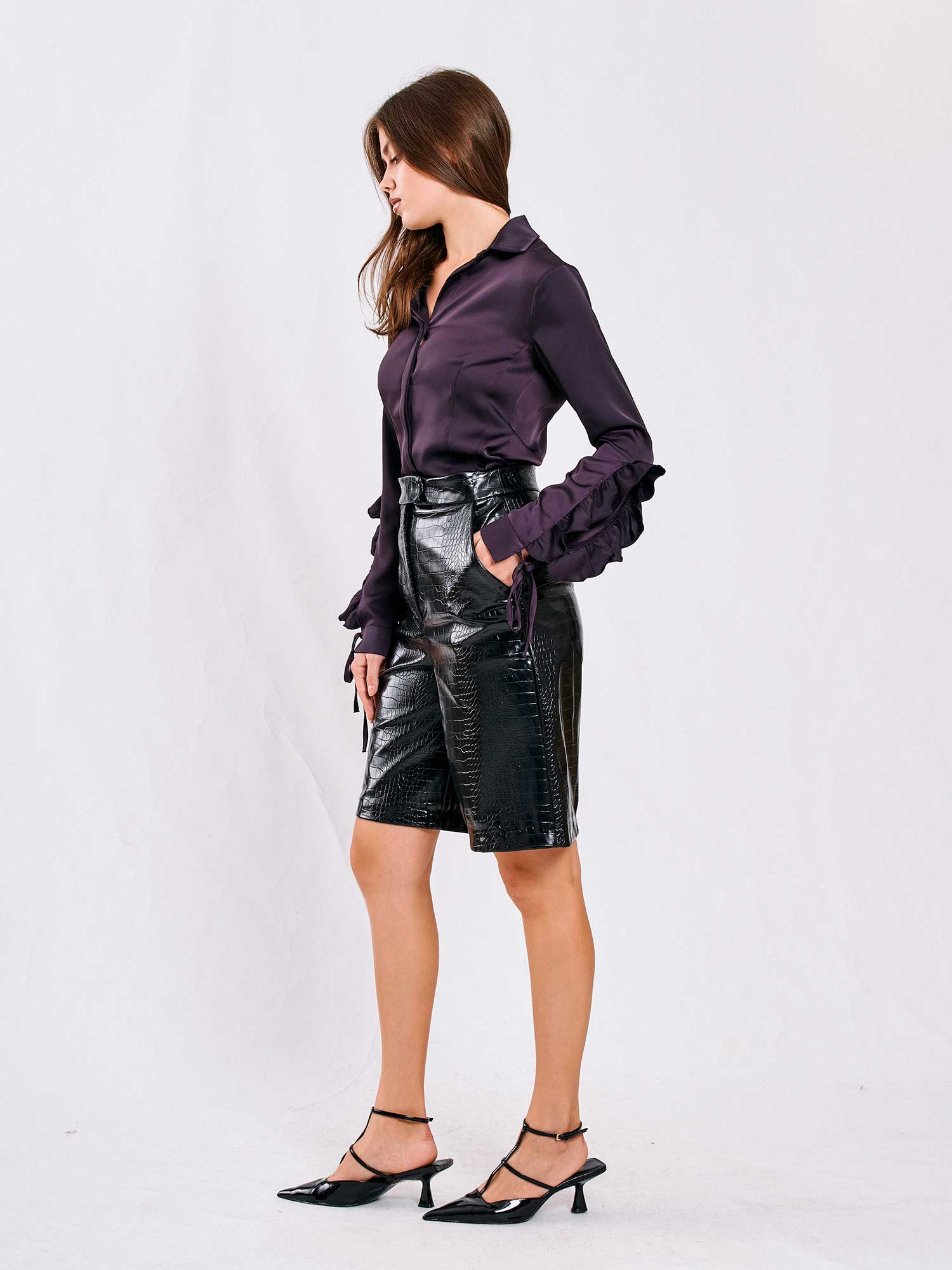 010807 Deri Bermuda Şort