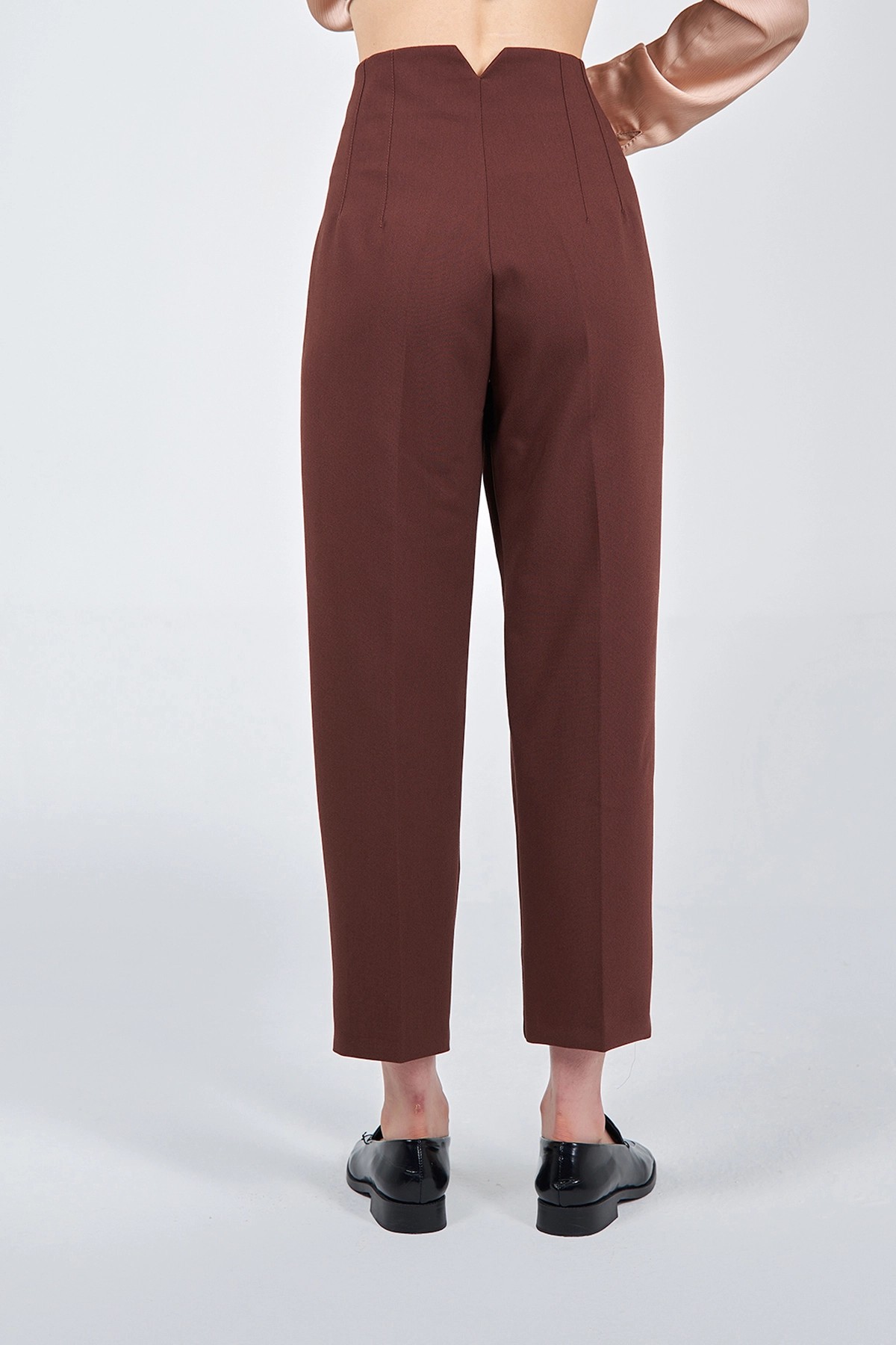 031041 High Waist Ribbed Carrot Trousers