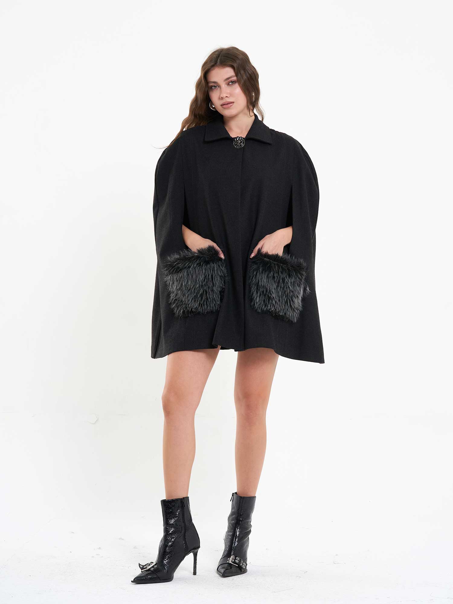 210024 Cepleri Kürk Detaylı Panço