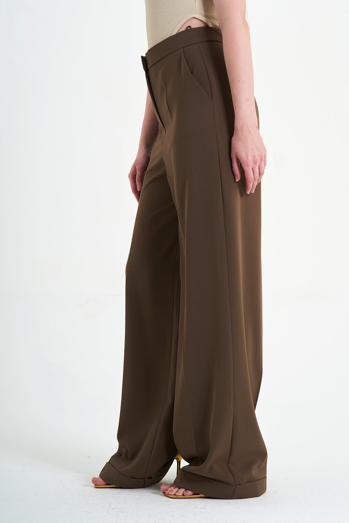 031440 STRAIGHT LEG TROUSERS WITH IRON TRACES - Coffee