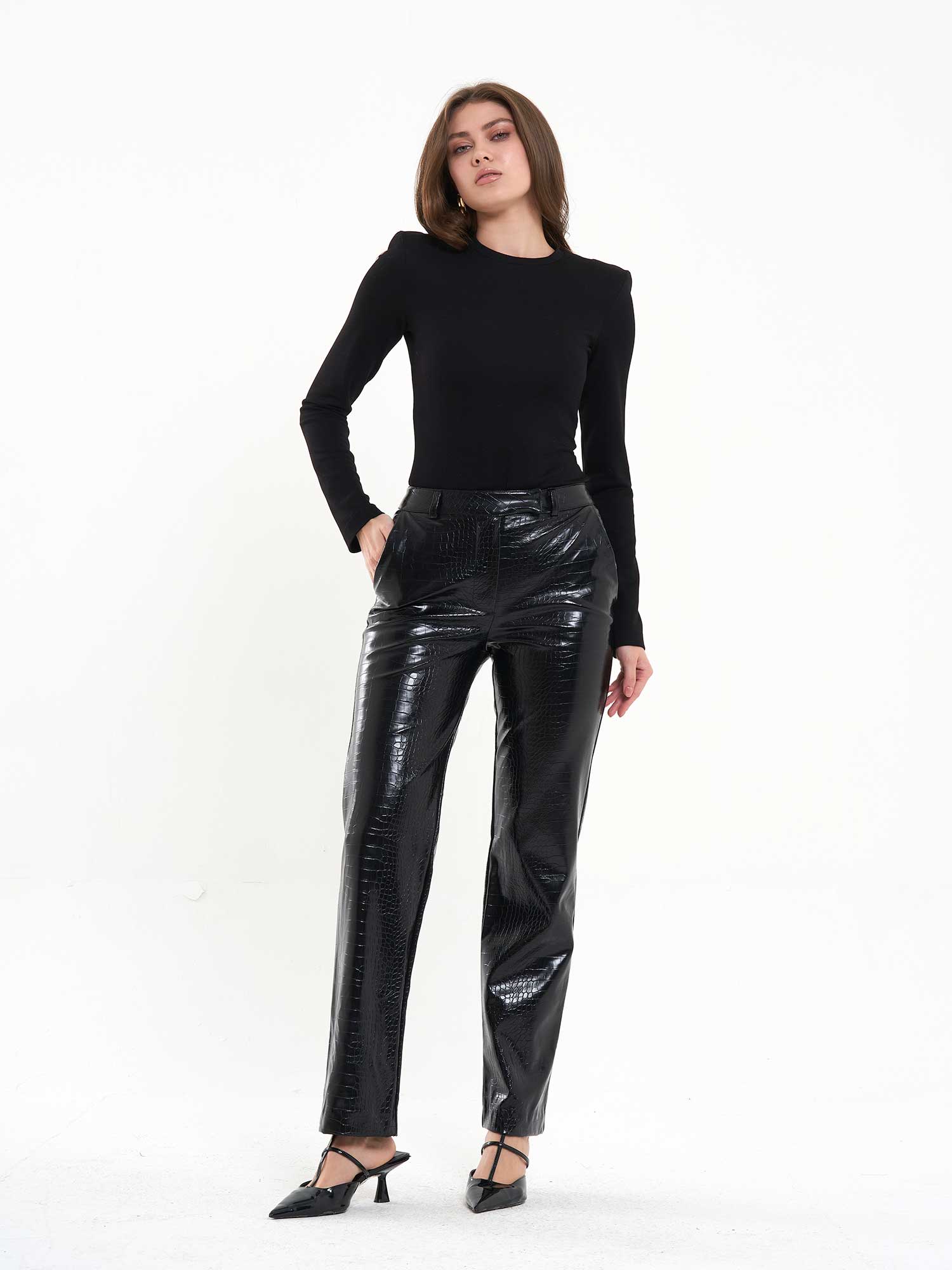 031575 Boru Paça Krokodil Baskılı Pantolon