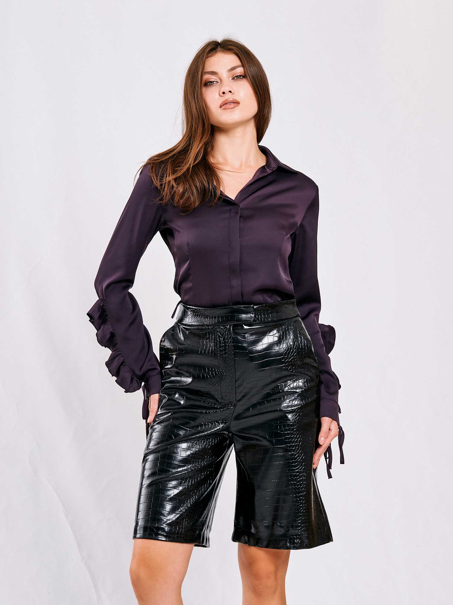 010807 Deri Bermuda Şort