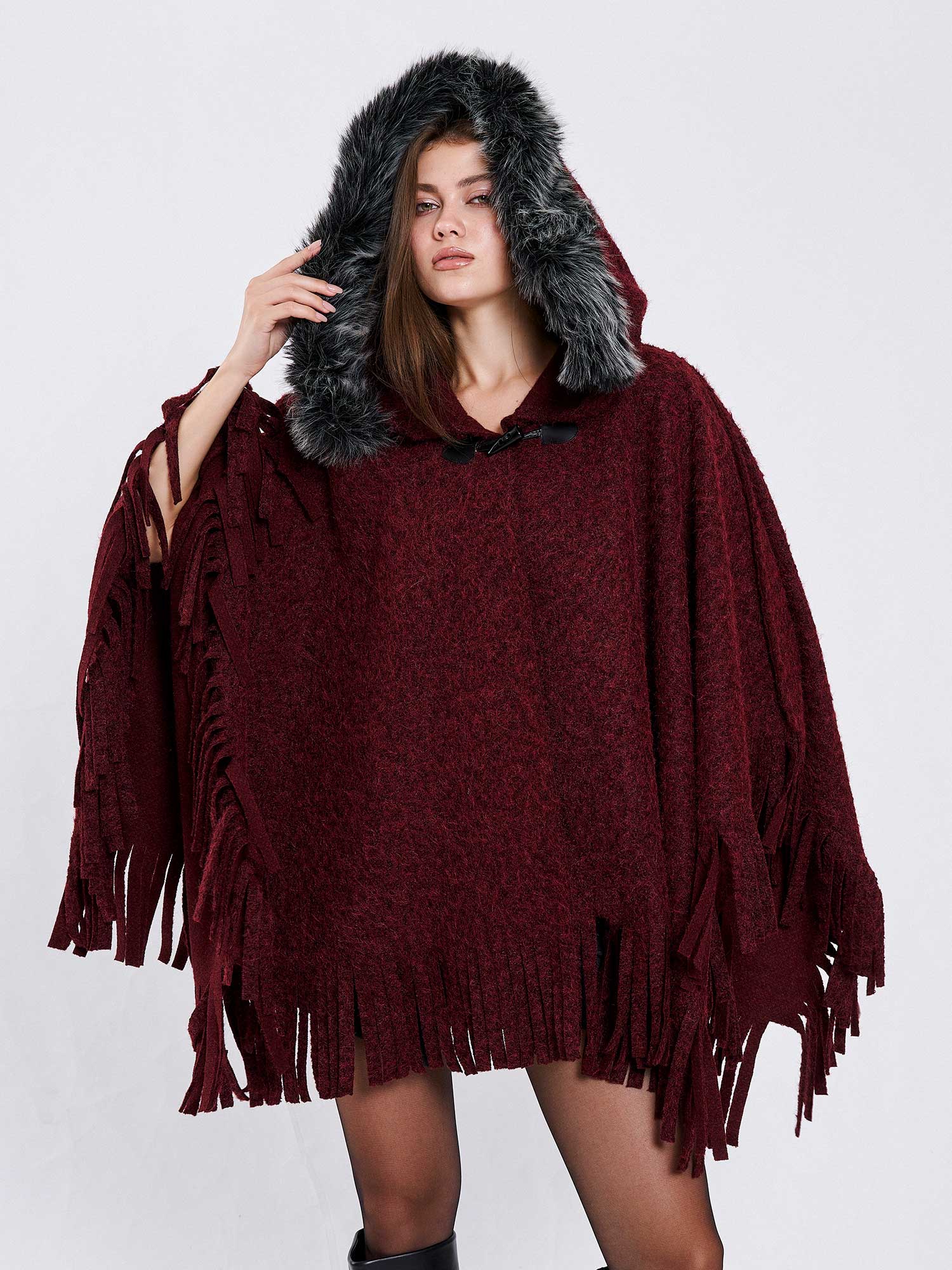 210022 Şapkası Kürklü Parçalı Panço