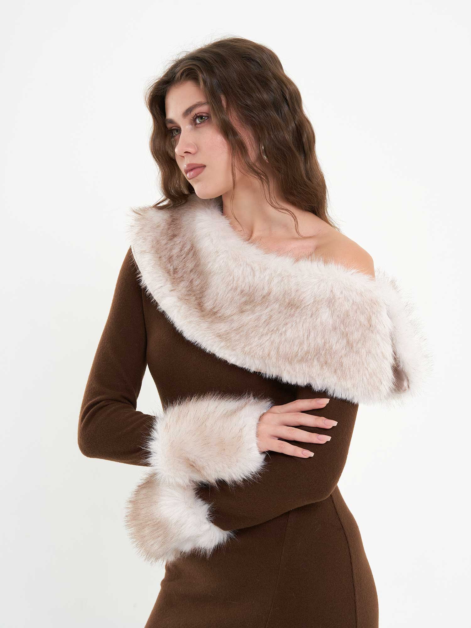 111620 Kürk Detaylı Uzun Elbise