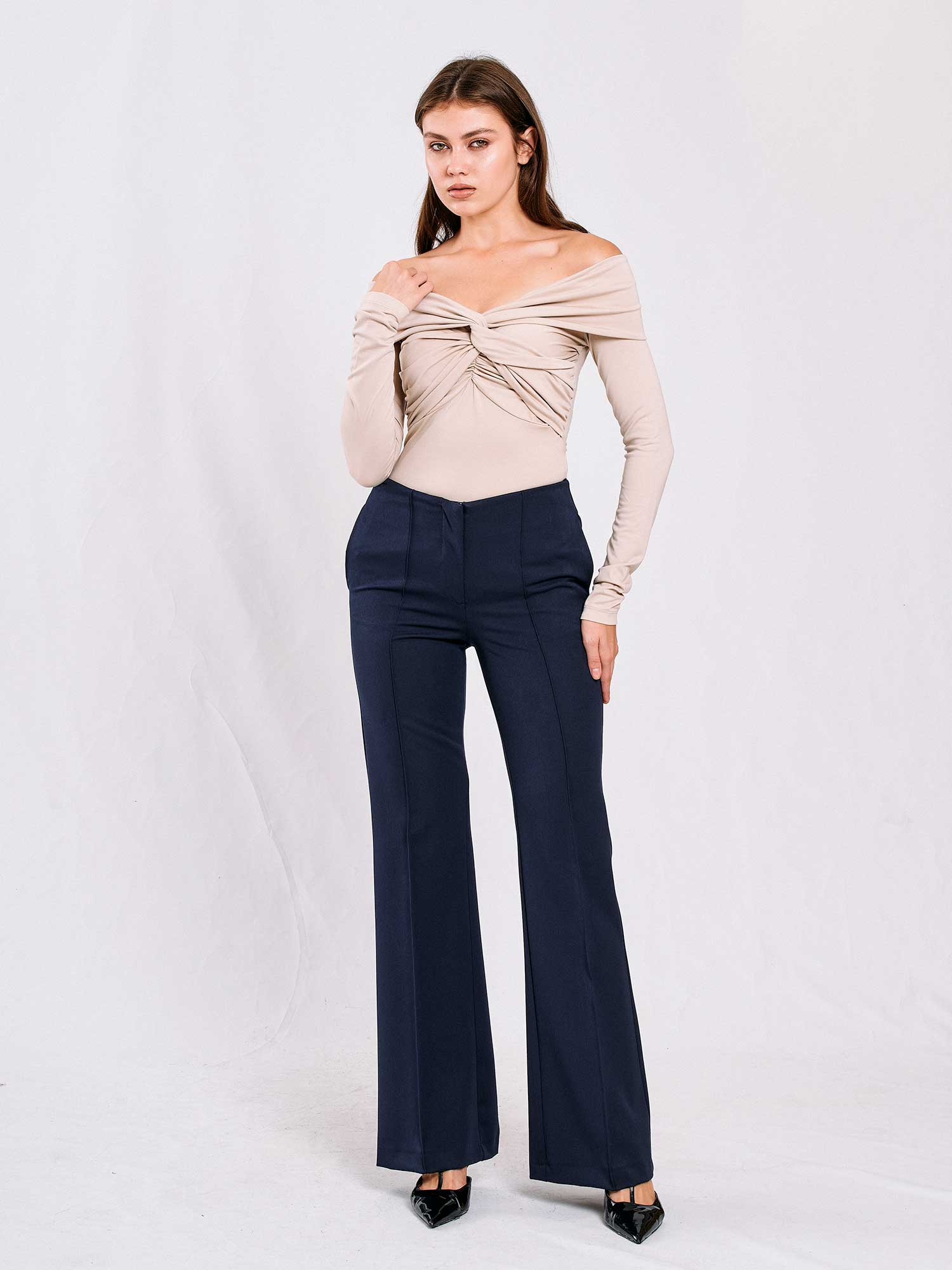 071774 Önü Büzgü Düşük Omuz Bluz