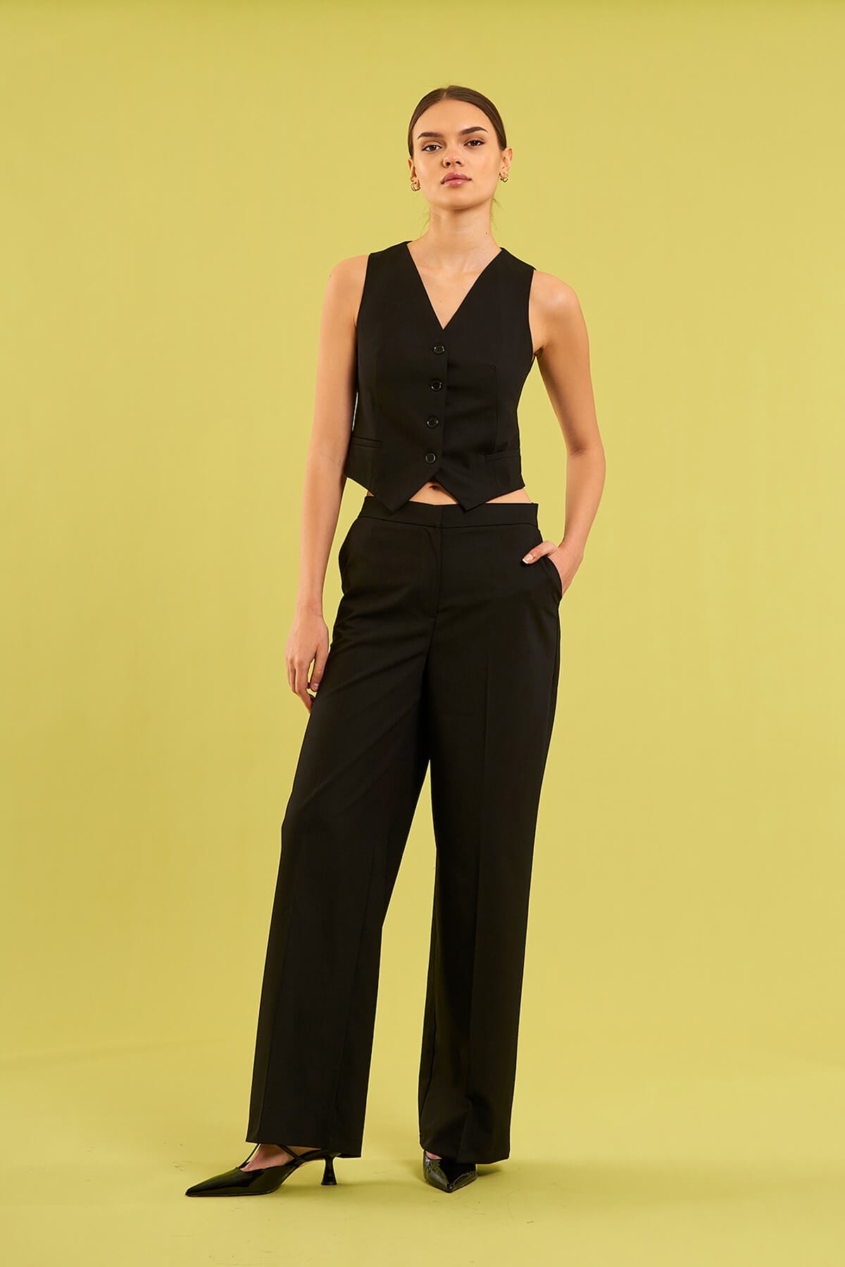 031429 STRAIGHT LEG TROUSERS WITH SIDE POCKETS - Black