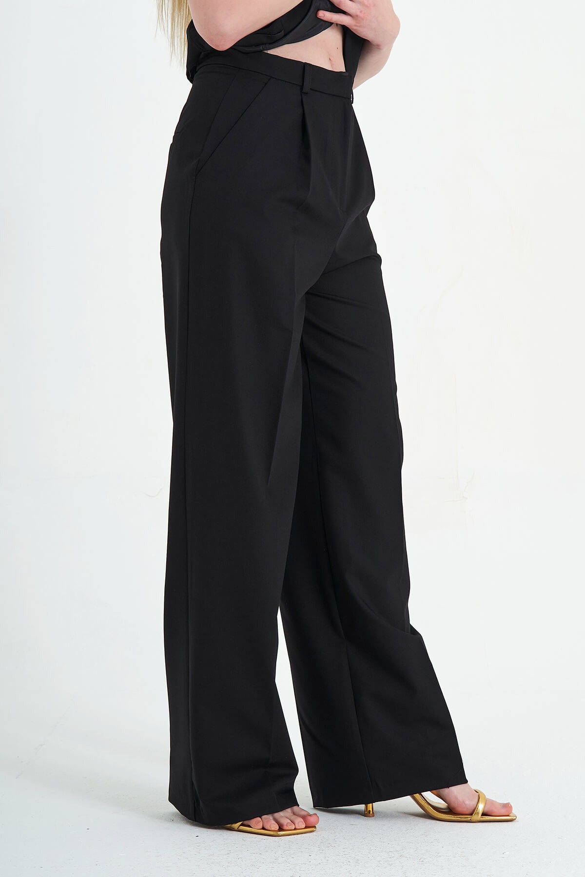 031415 SINGLE PLEATED PALAZZO TROUSERS - Black