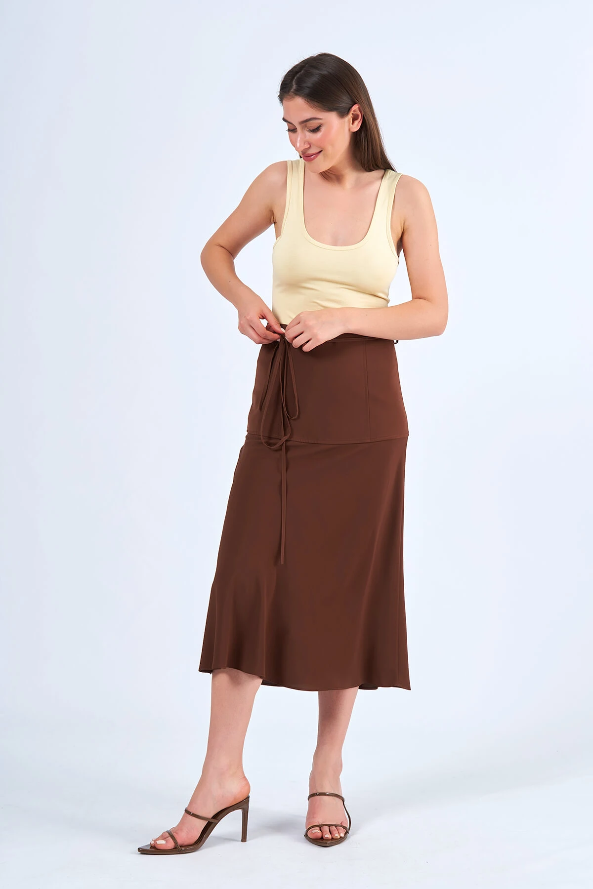 041020 KORSAJ GÖRÜNÜMLÜ MİDİ BOY ETEK