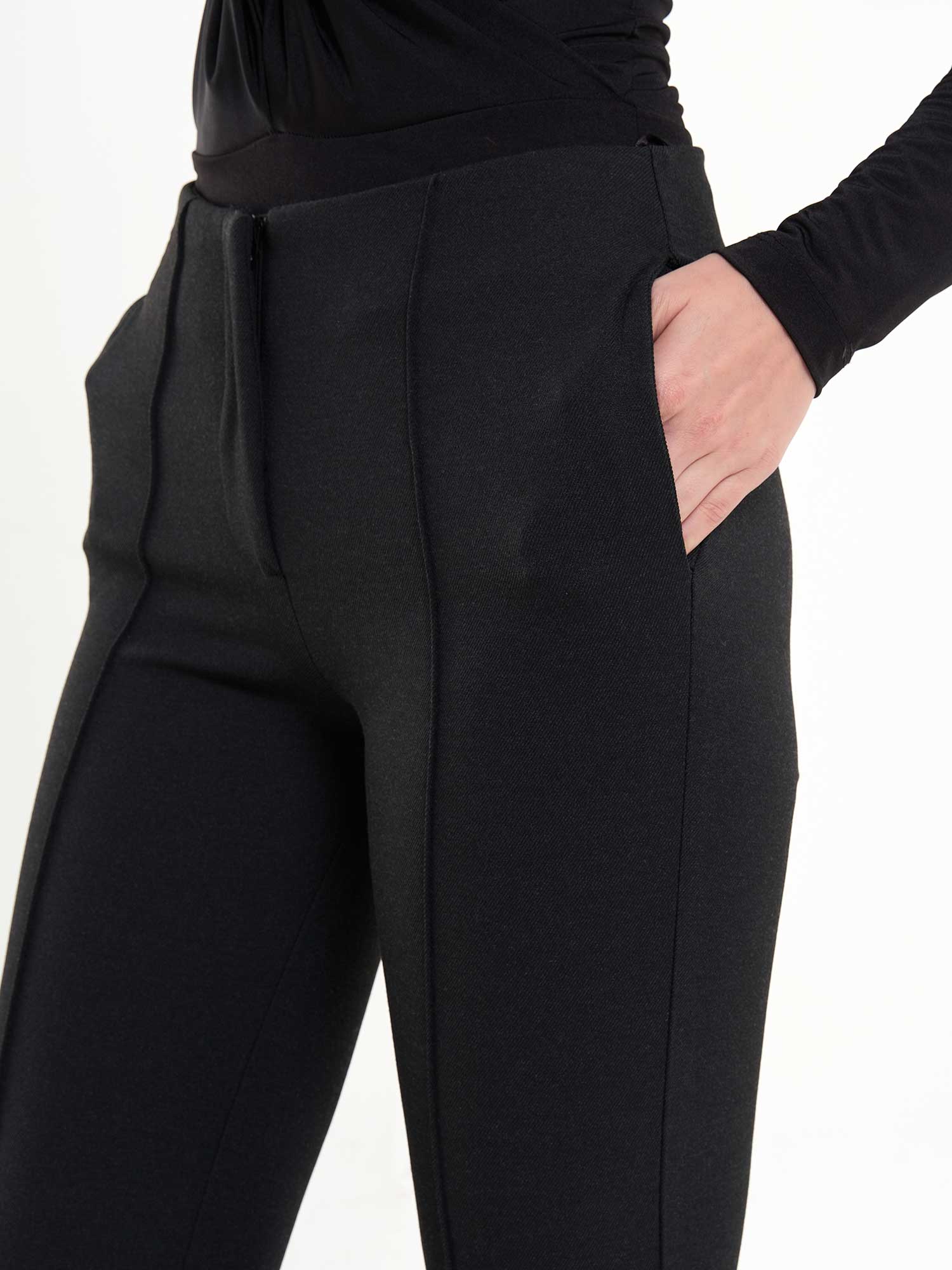 031596 Nervürlü Pantolon