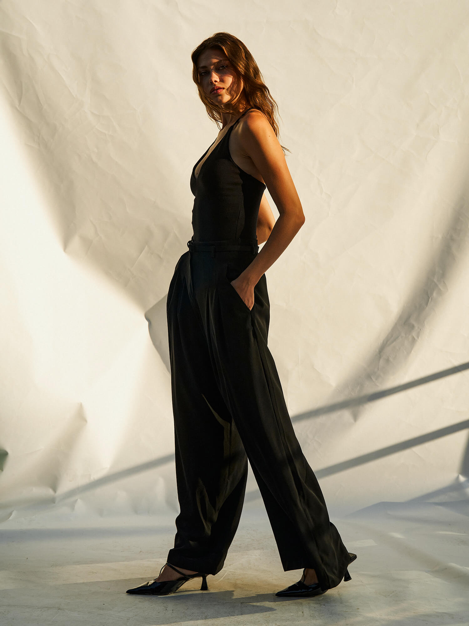 071725 Sırtı Çapraz Askılı Bodysuit