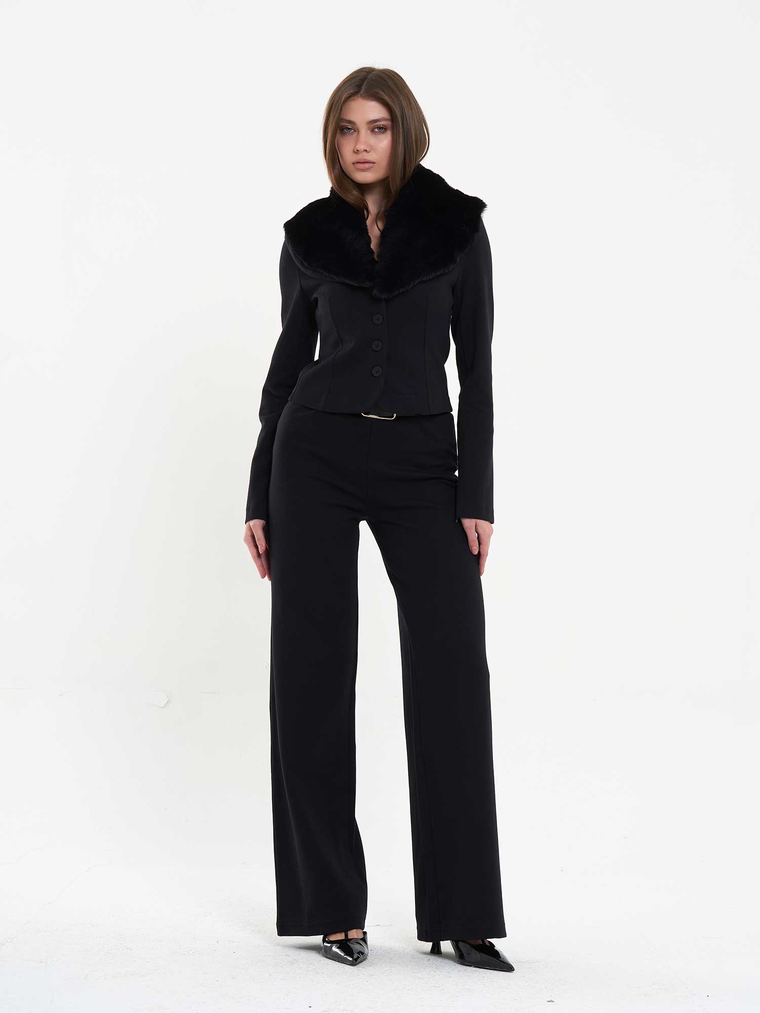 220605 Yakası Kürklü Düğmeli Takım