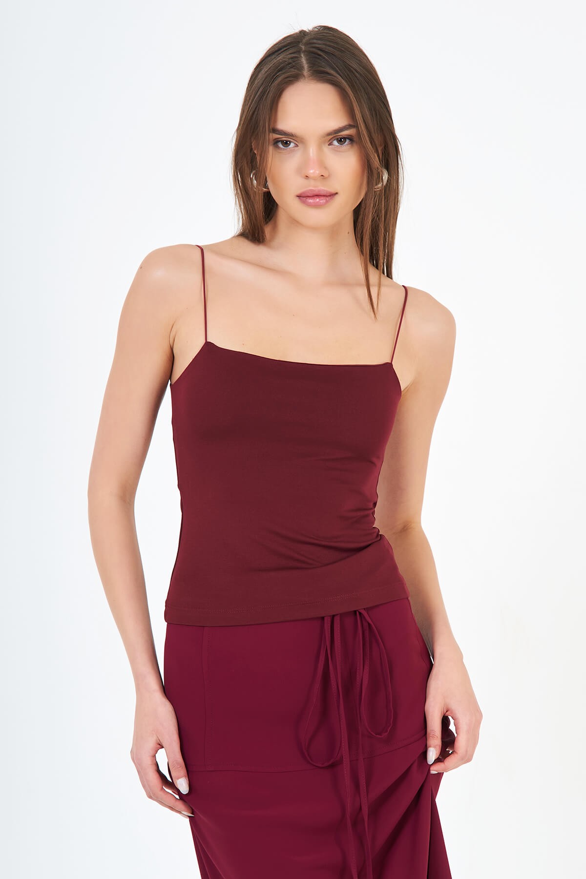 060269 THIN STRAPPED UNDERSHIRT - Burgundy