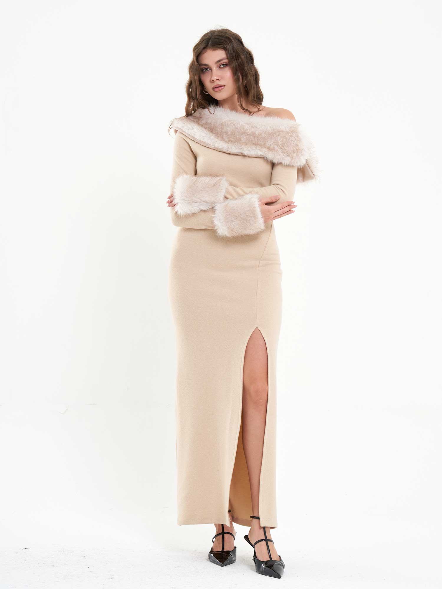 111620 Kürk Detaylı Uzun Elbise