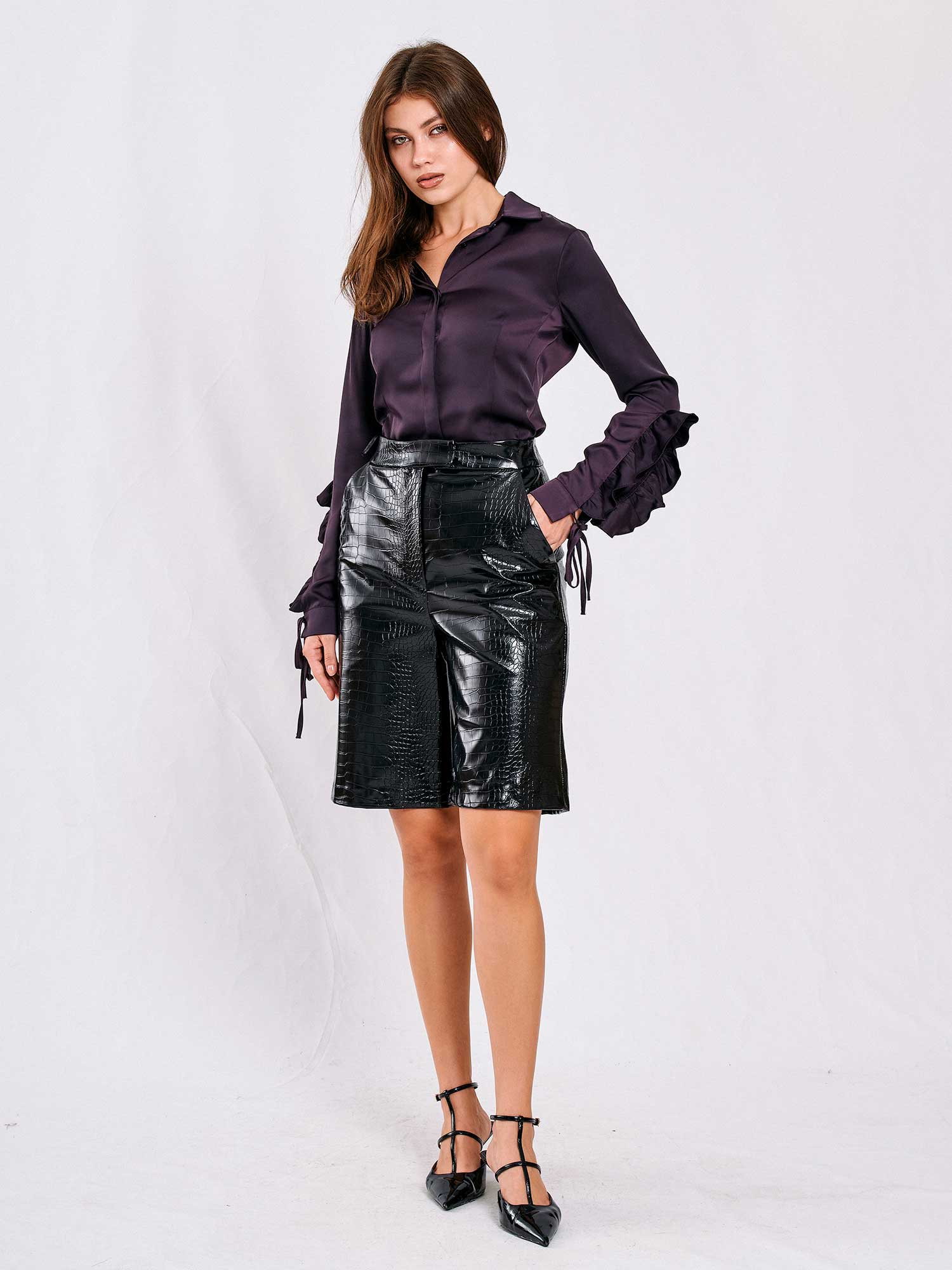 010807 Deri Bermuda Şort