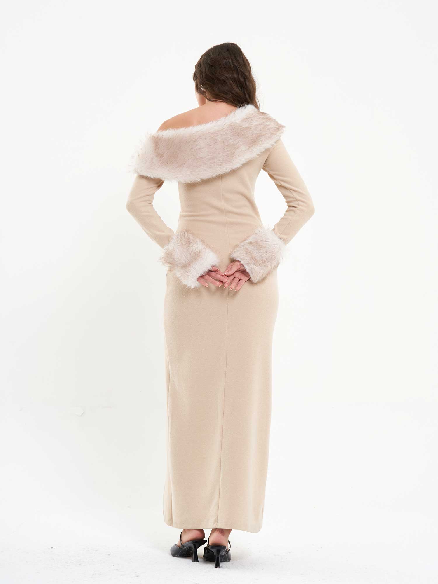 111620 Kürk Detaylı Uzun Elbise