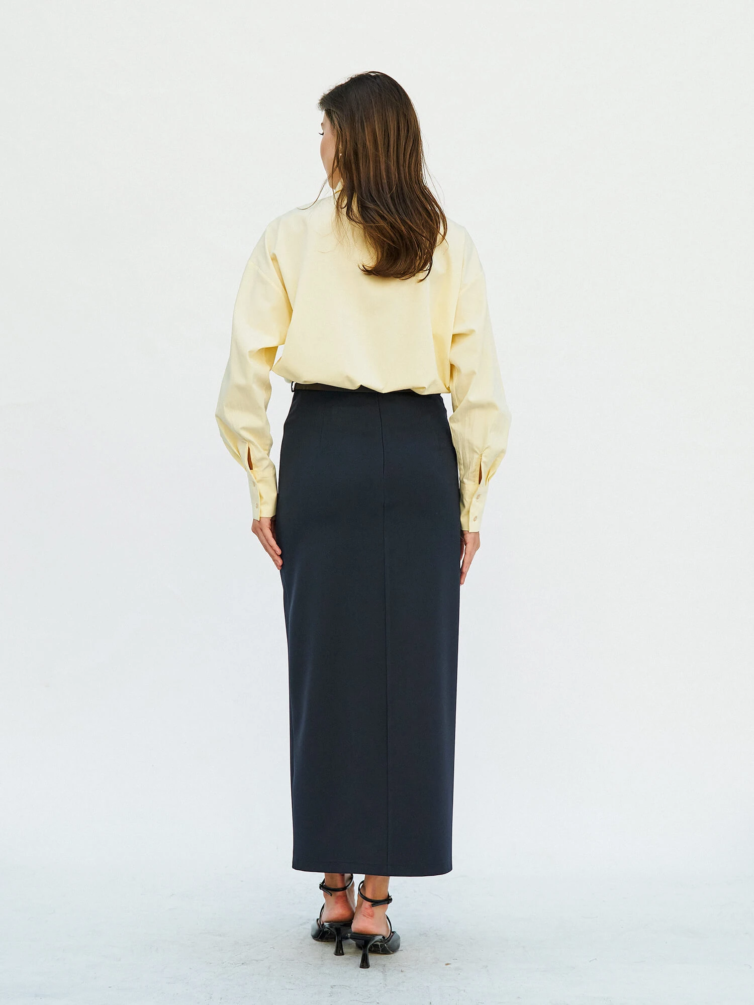 041093 Önü Yırtmaçlı Kemerli Etek