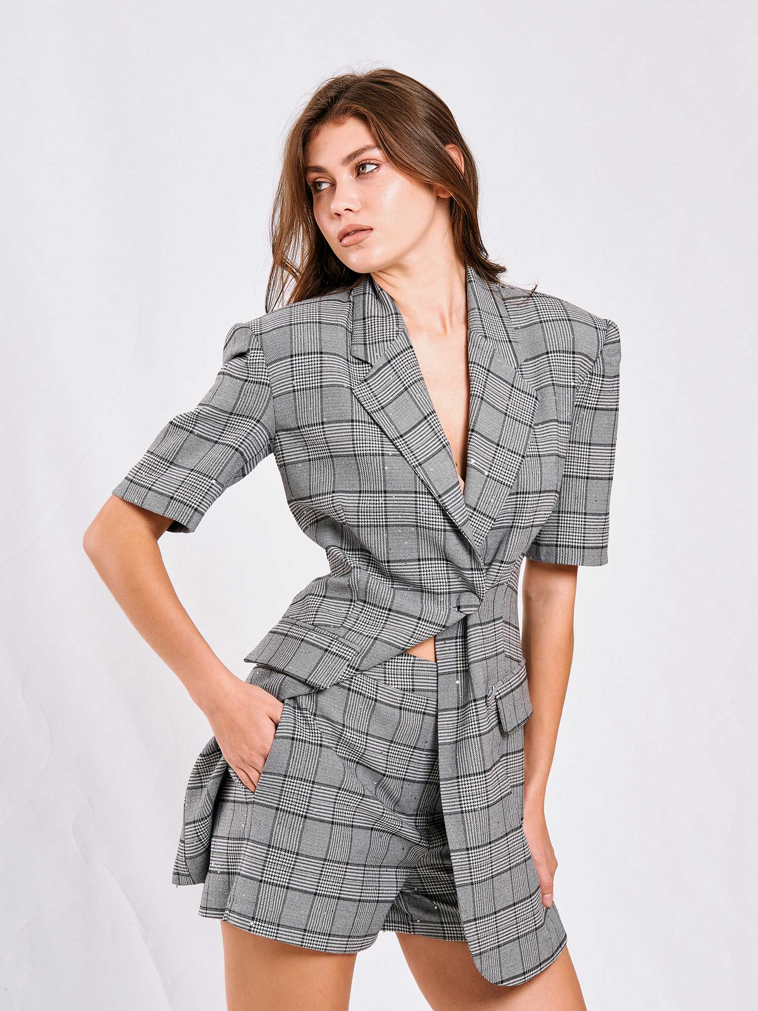 010805 Mini Ekoseli Şort