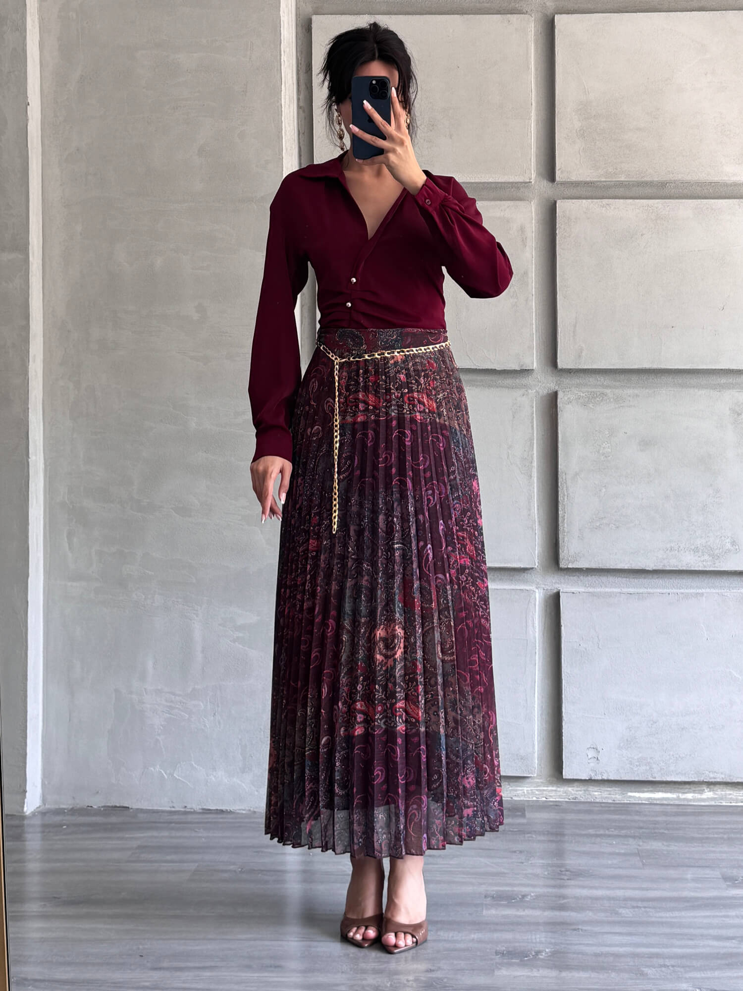041110 Pleated Skirt with Chain Belt - Burgundy