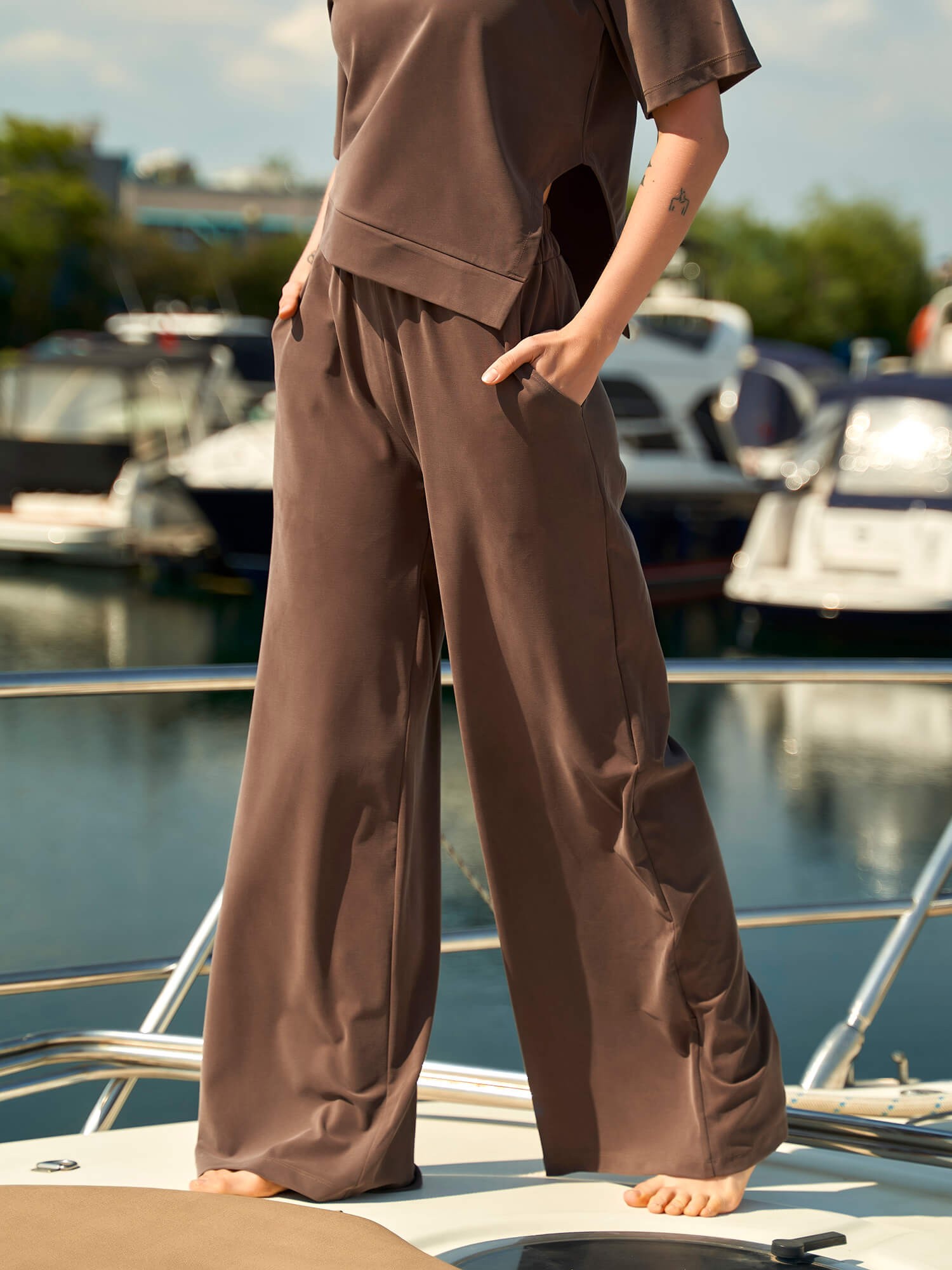 220245 ASİMETRİK KESİM T-SHIRT PANTOLON TAKIM