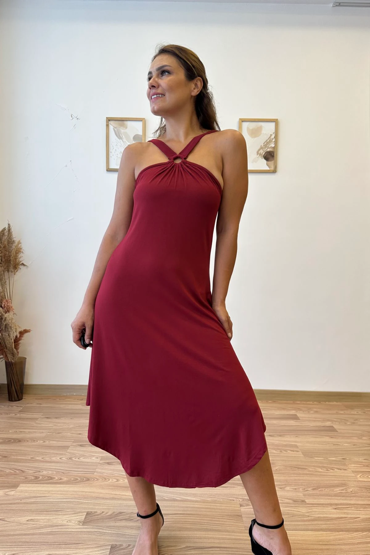 Çapraz Askılı Halka Detaylı Asimetrik Elbise