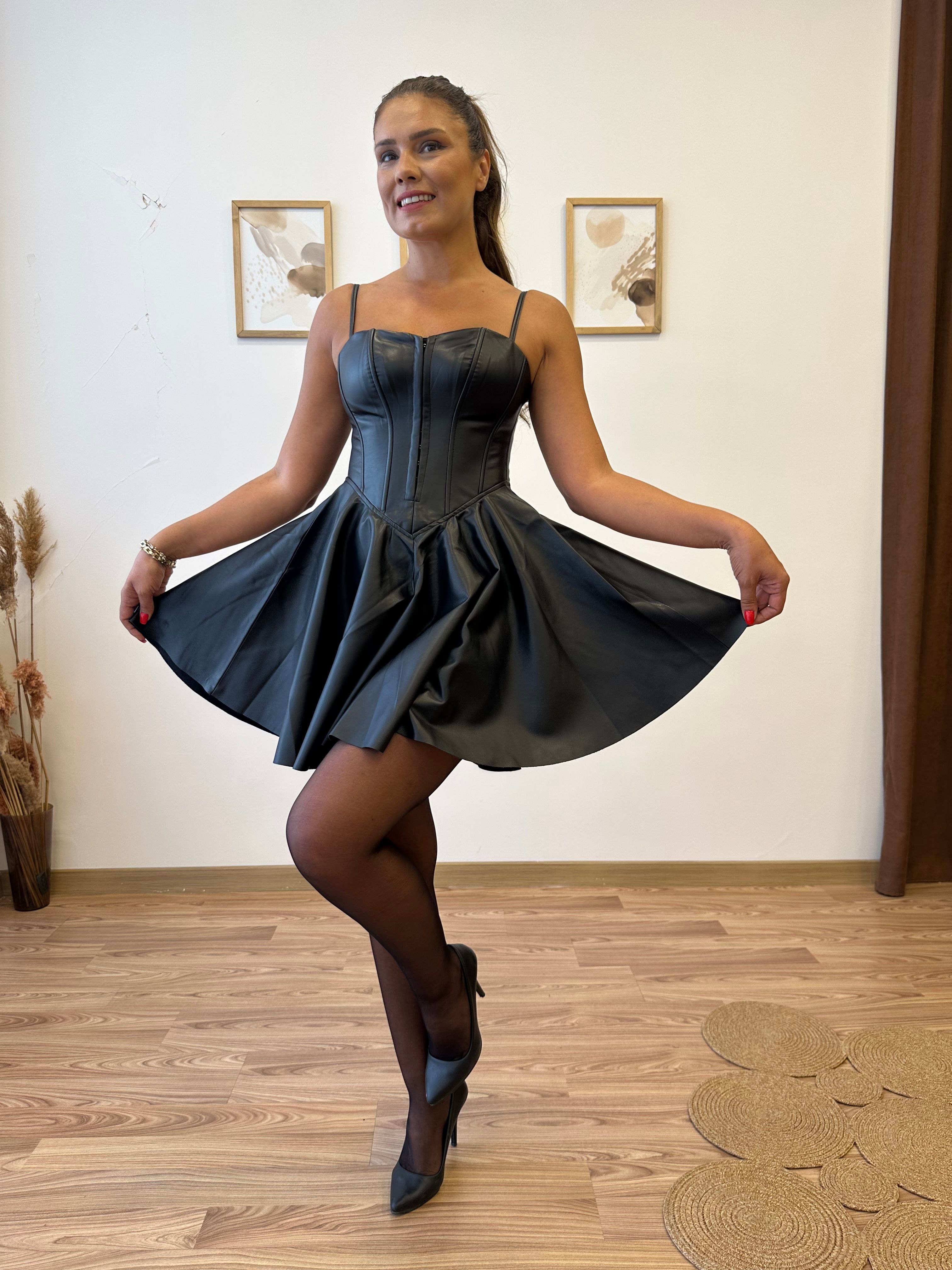 Balenli Deri Mini Kloş Elbise