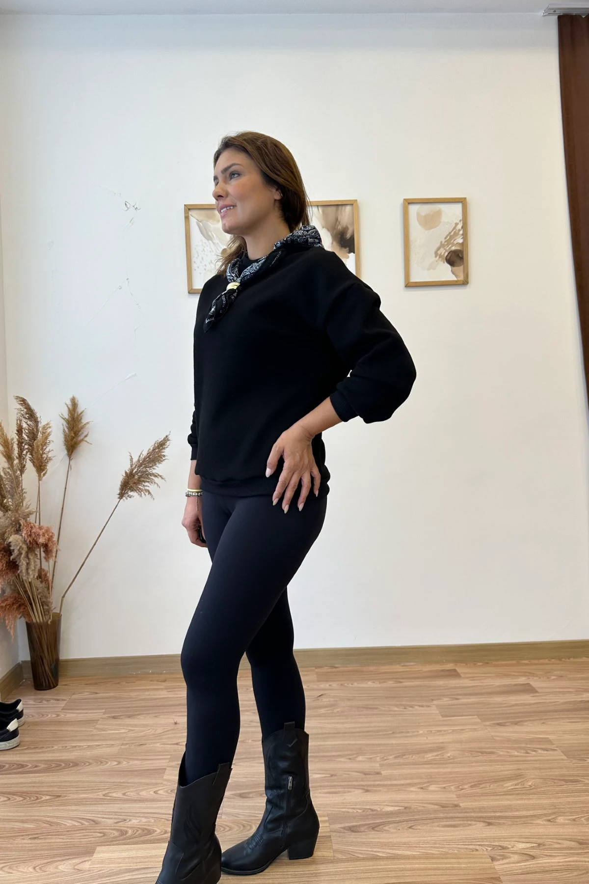 Fular Detaylı Sweatshirt