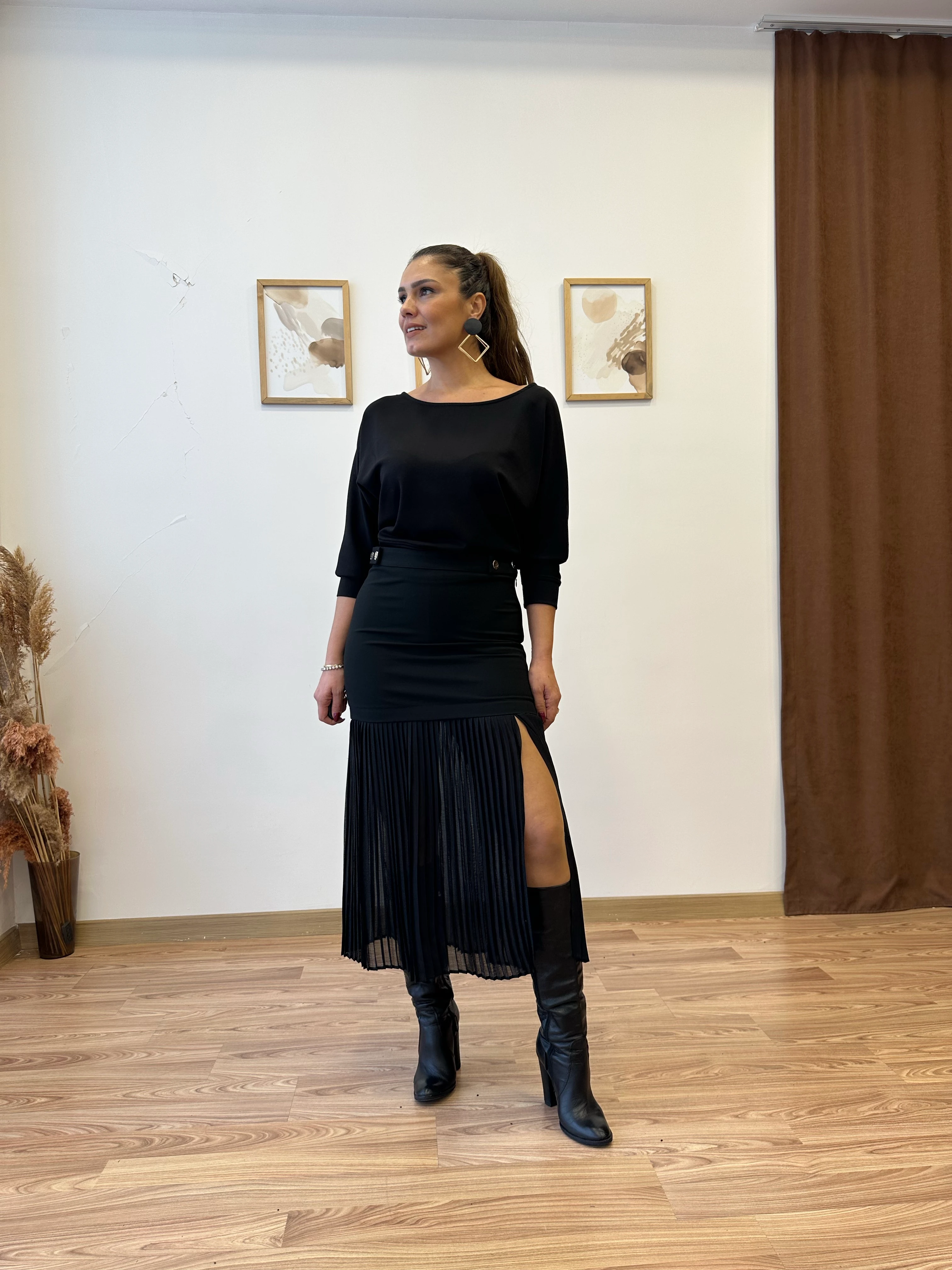 İki Parça Piliseli Yırtmaçlı Etek