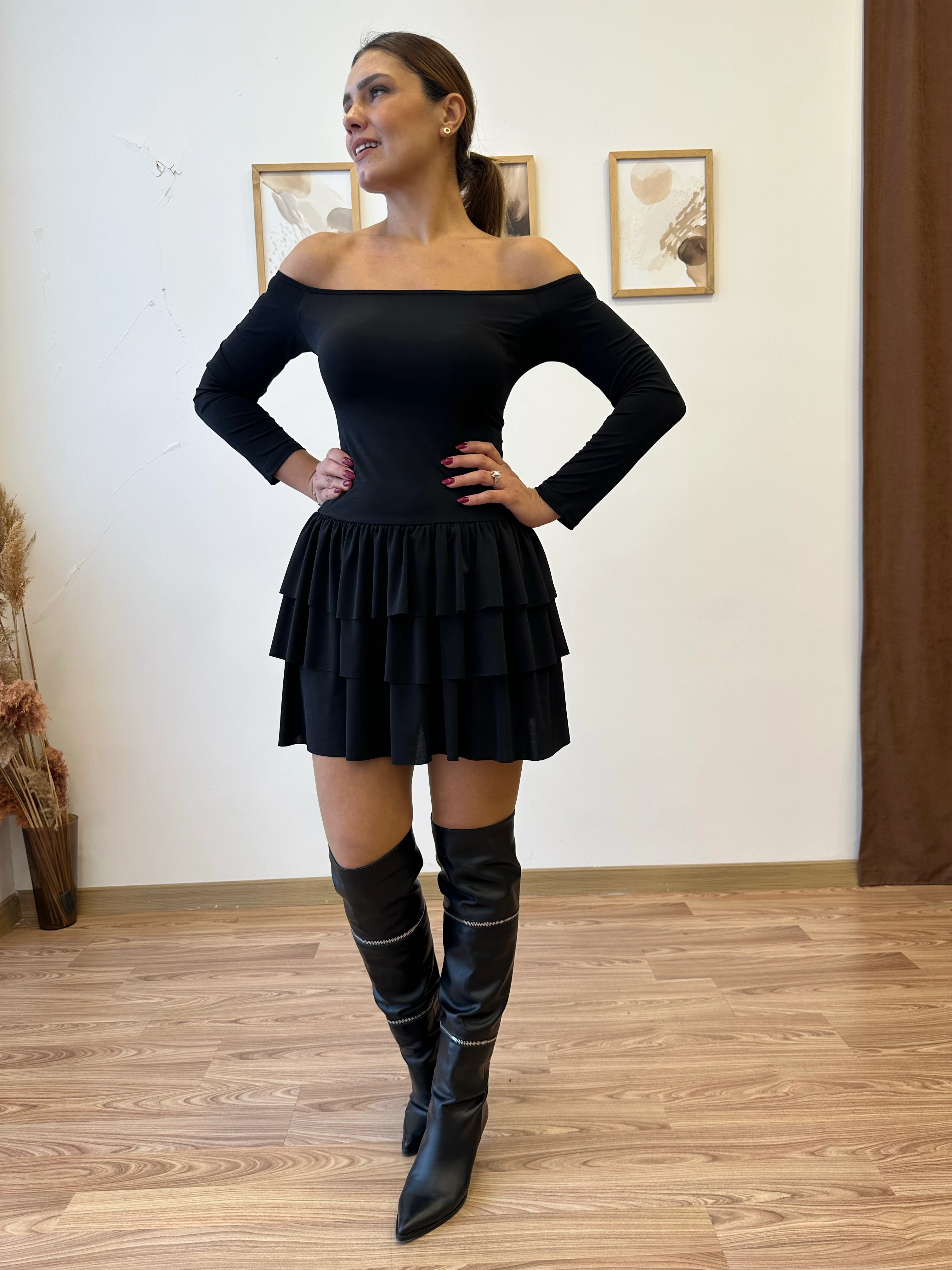 Madonna Yaka Fırfırlı Sandy Mini Elbise - siyah