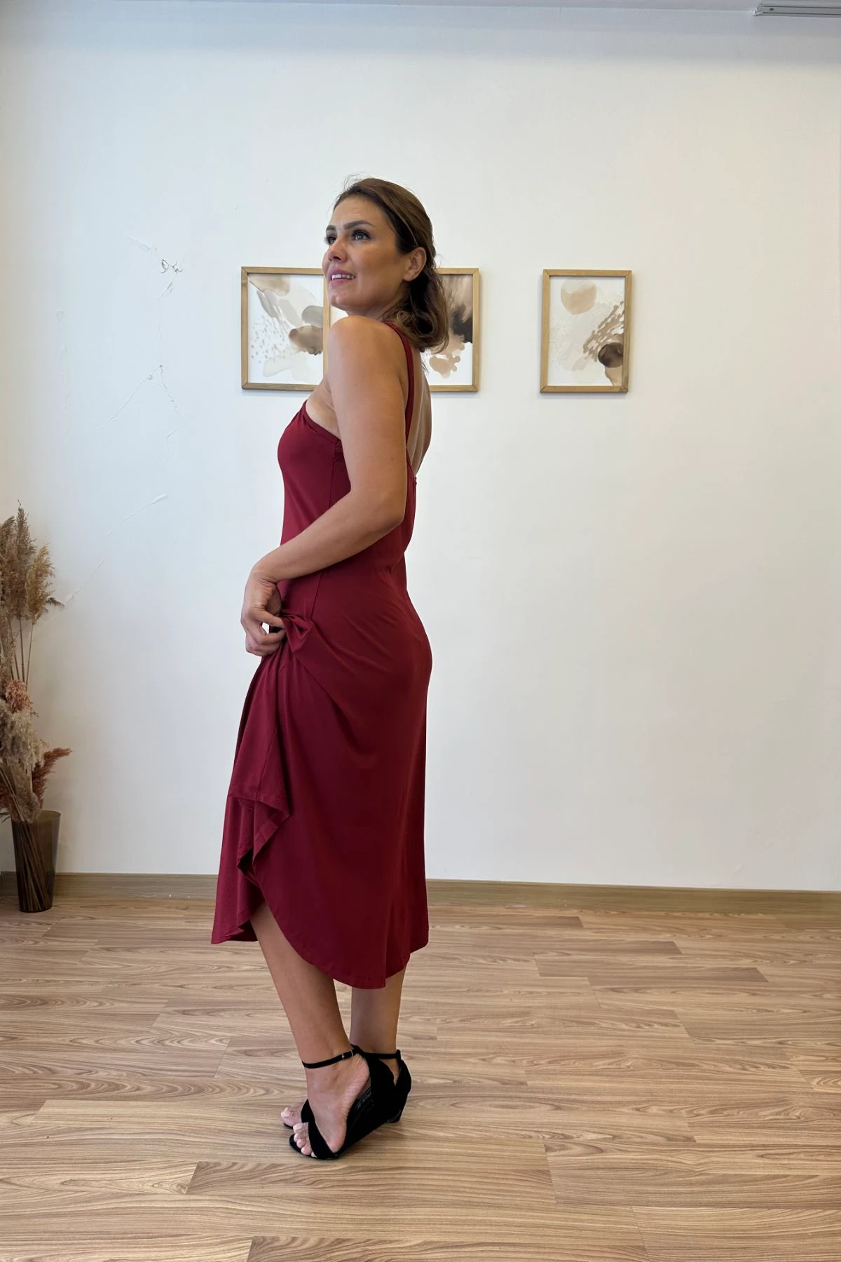 Çapraz Askılı Halka Detaylı Asimetrik Elbise