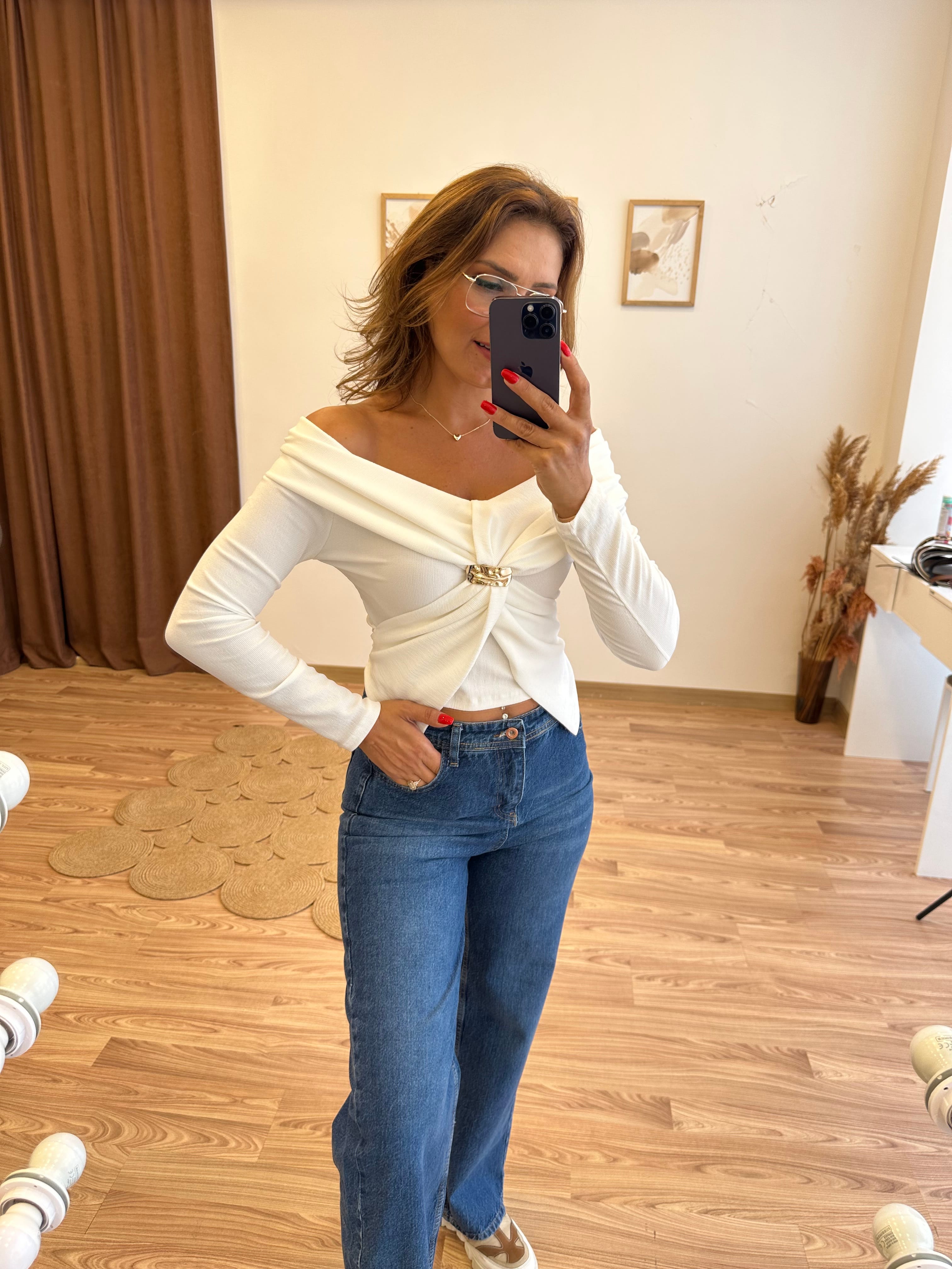 Şal Yaka Aksesuarlı Bluz