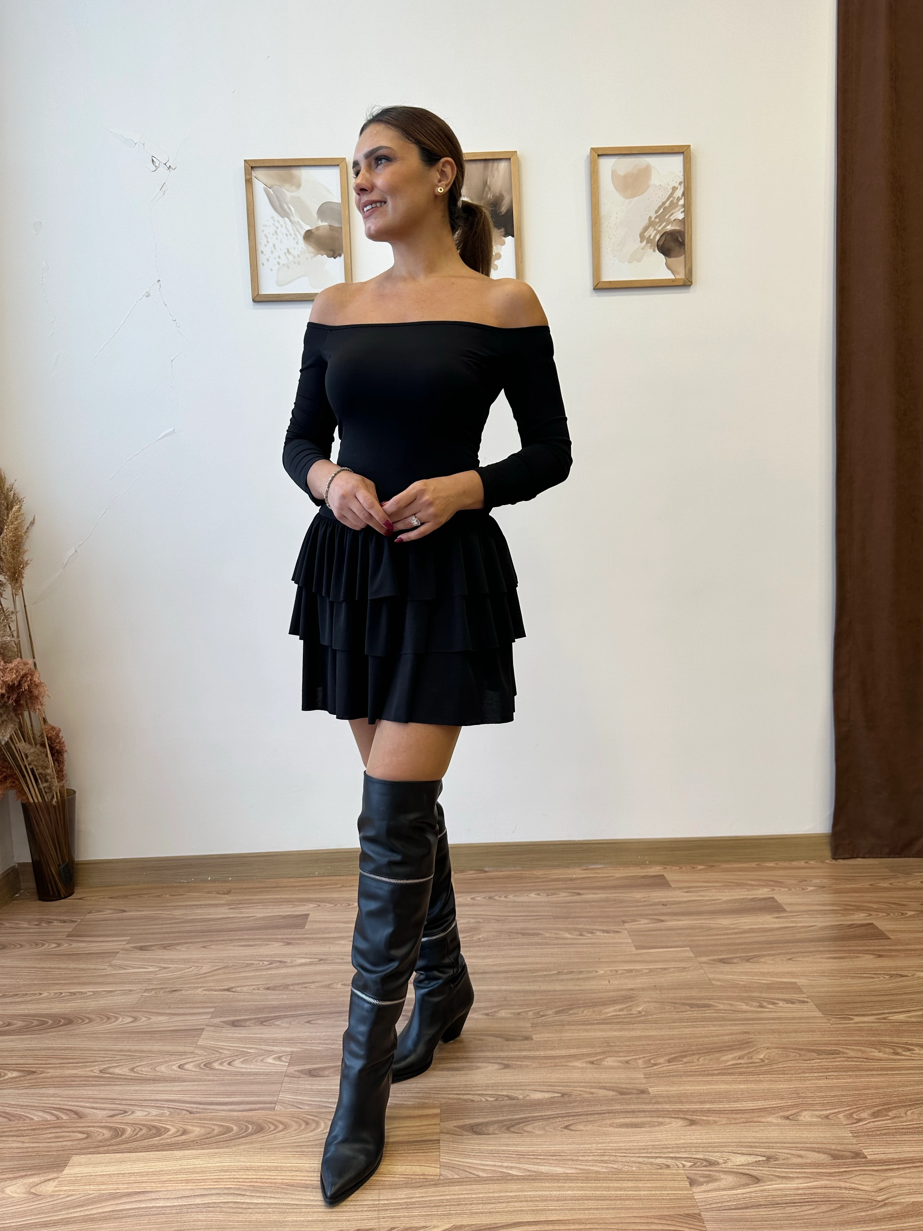 Madonna Yaka Fırfırlı Sandy Mini Elbise