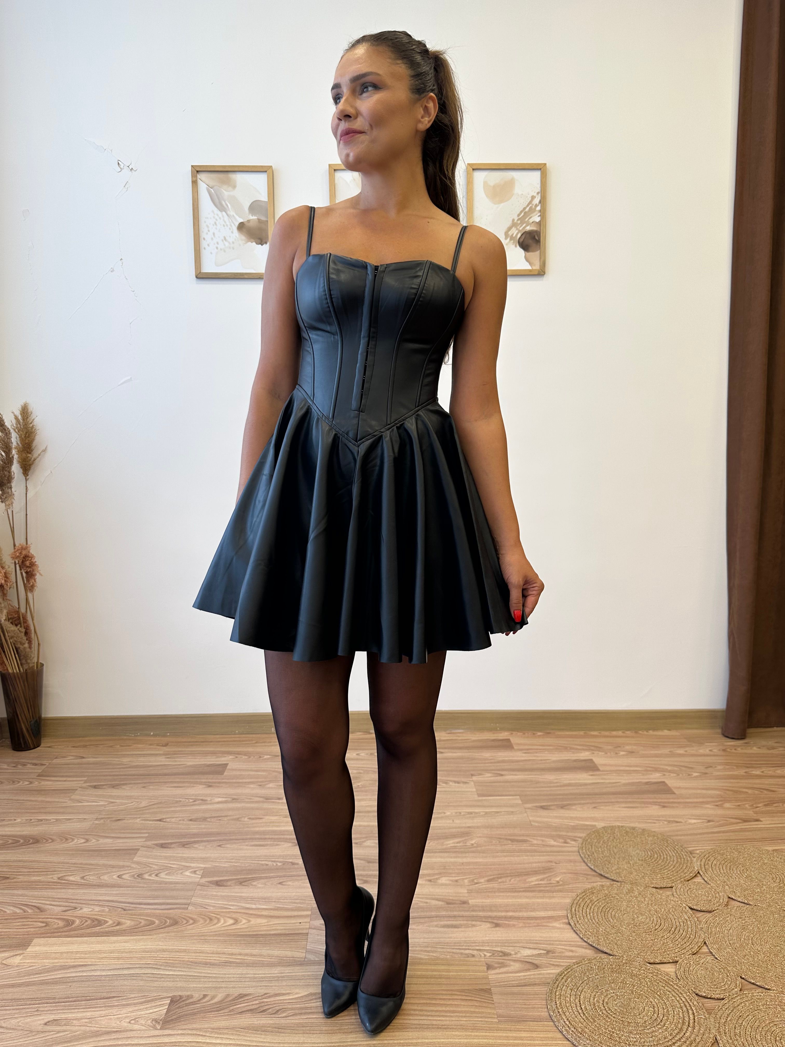 Balenli Deri Mini Kloş Elbise