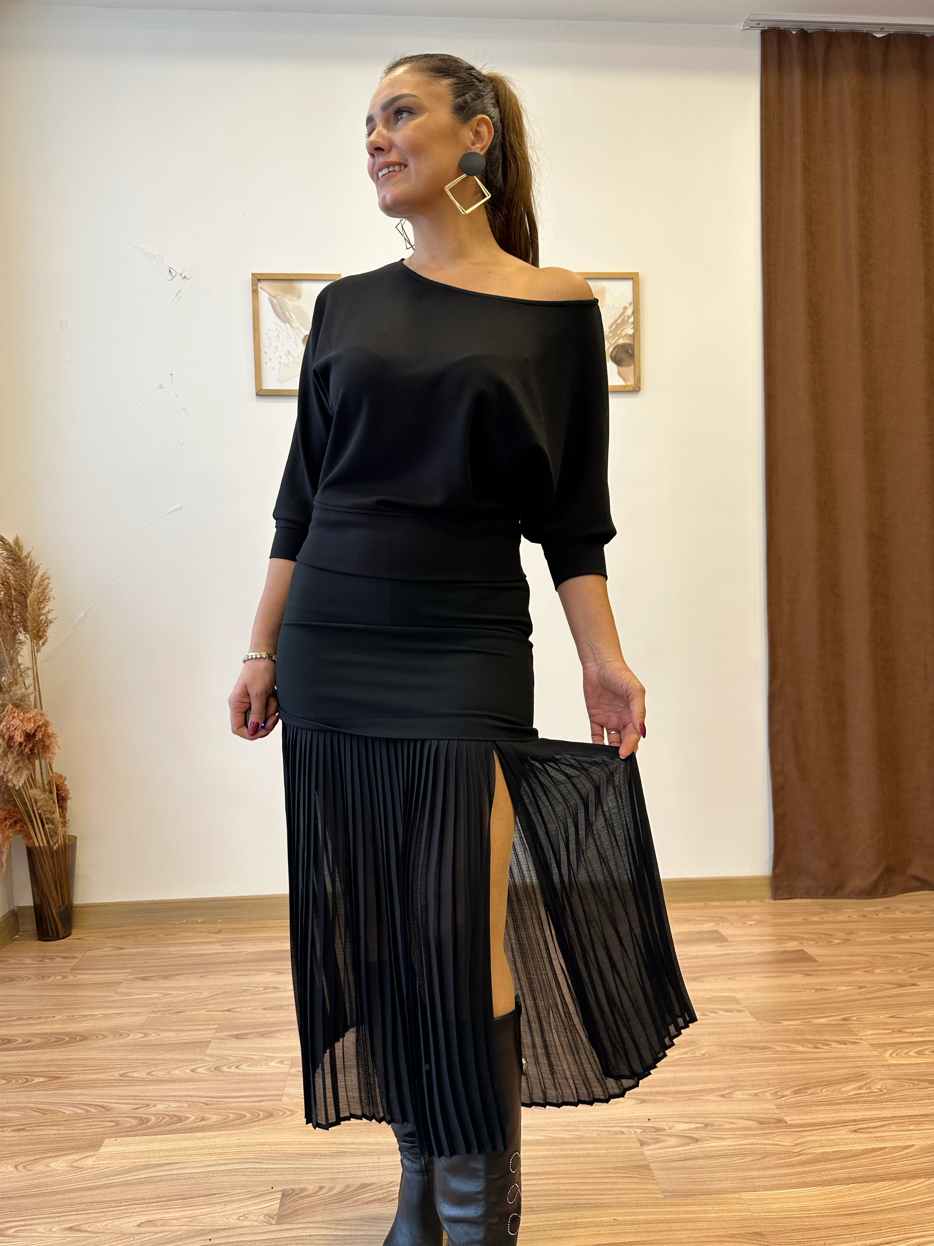 İki Parça Piliseli Yırtmaçlı Etek