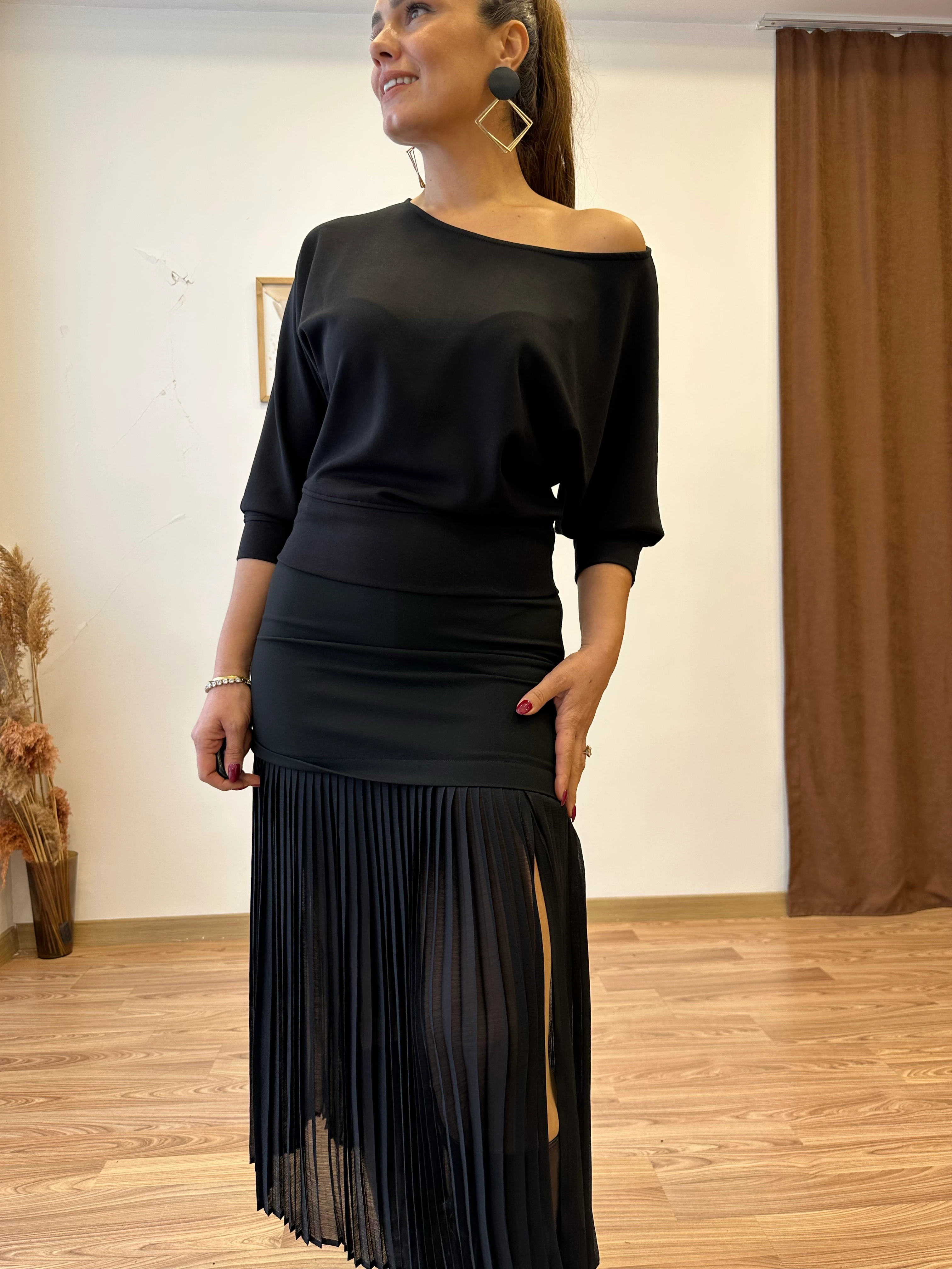 İki Parça Piliseli Yırtmaçlı Etek